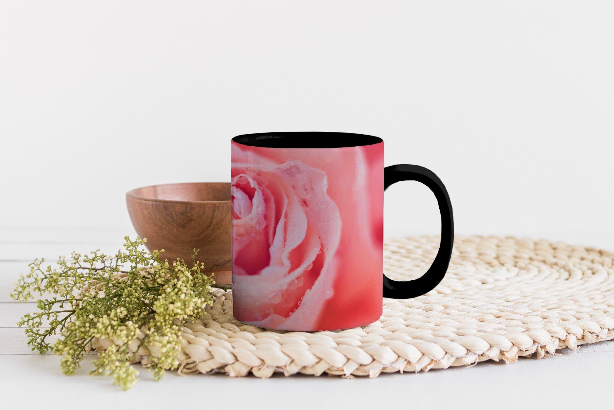 Farbwechsel, rosa Teetasse, Kaffeetassen, Morgentau Zaubertasse, auf Rosenblättern, Keramik, Geschenk Tasse MuchoWow