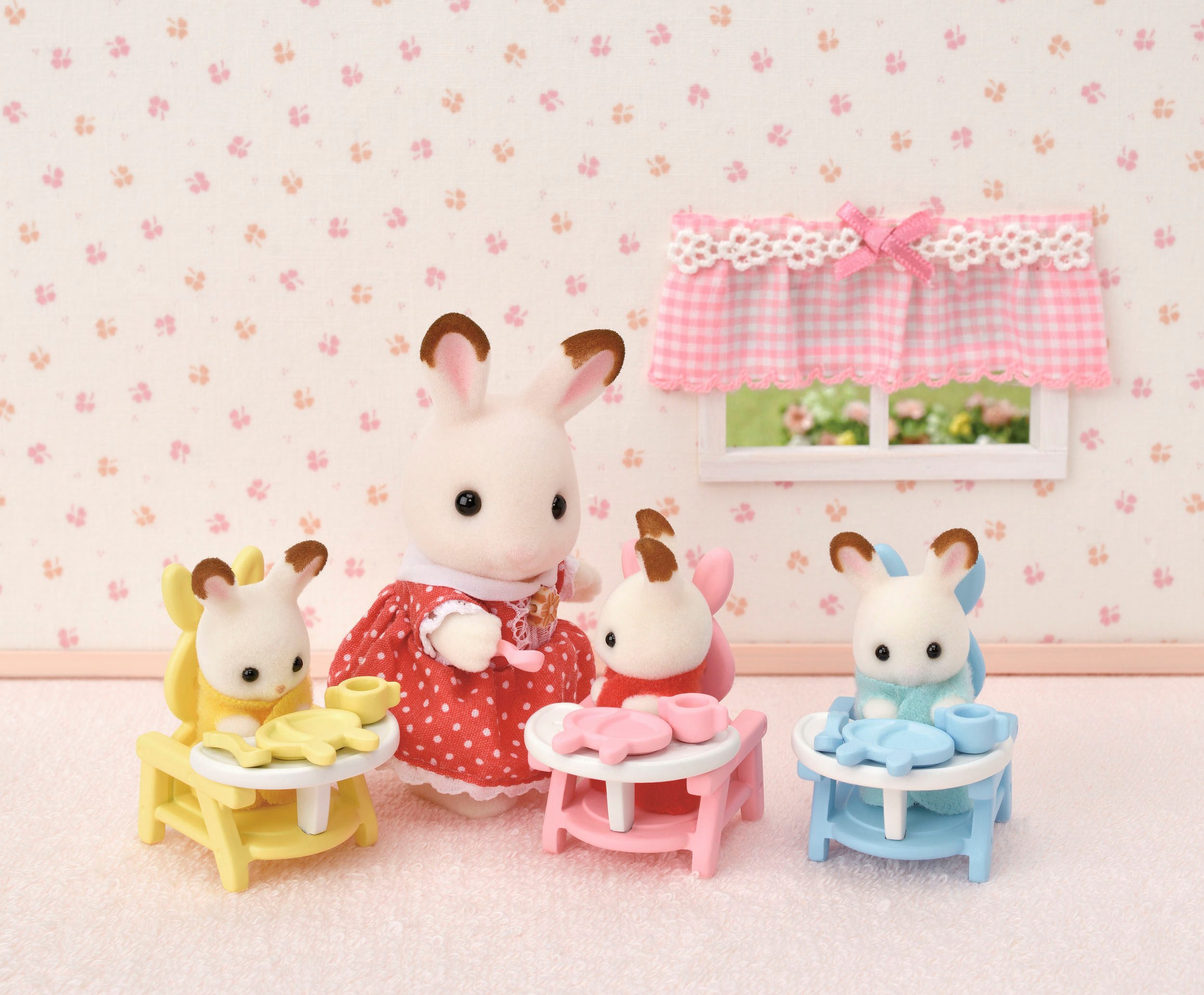 Sylvanian Families Spielfigur Erstausstattung für Drillinge (5532)
