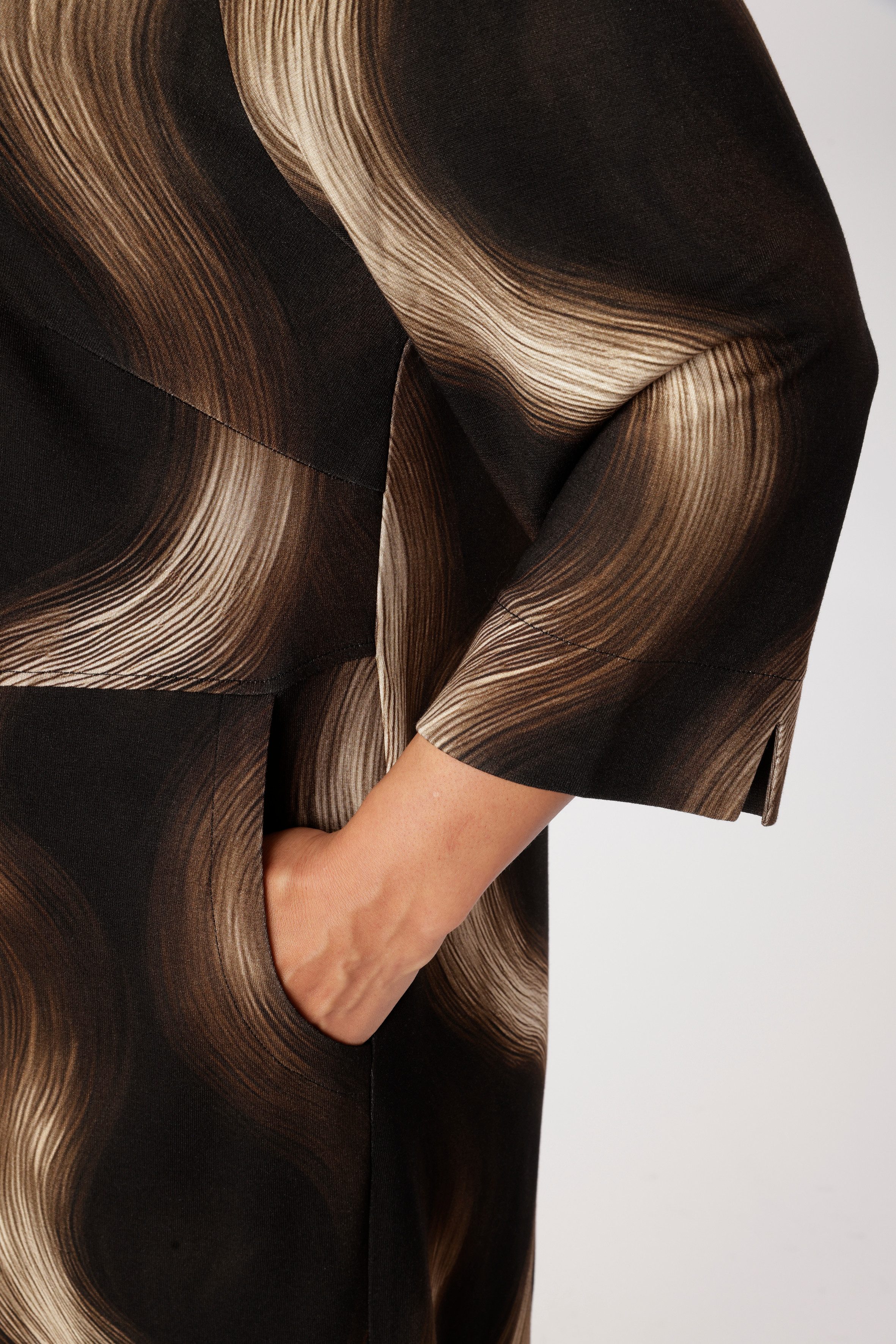 Aniston PLUS Jerseykleid in trendigen Brauntönen - NEUE KOLLEKTION – Bild 4 von 5