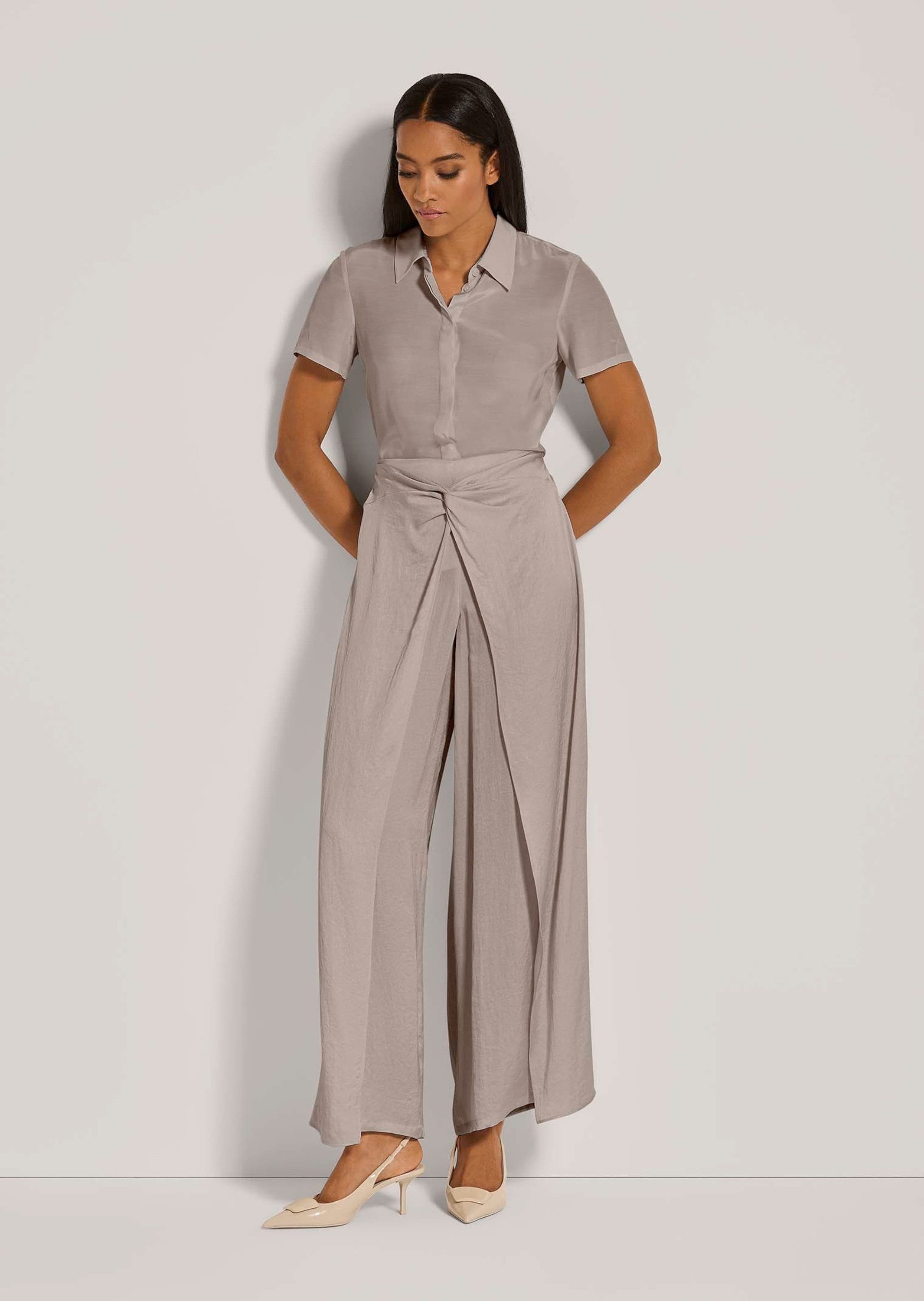 MADELEINE Stoffhose Sommerliche Stoffhose mit Überwurf Fließender Schnitt m günstig online kaufen