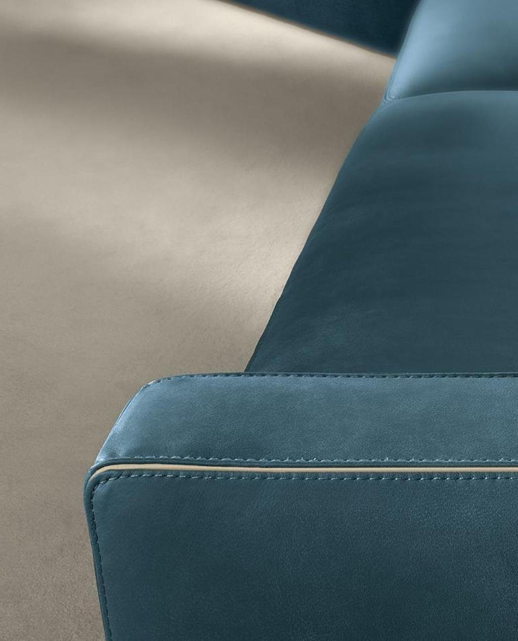 Italienische Sofa Leder Möbel 4-Sitzer 4-Sitzer Couch Polster Design Sofas Blau JVmoebel