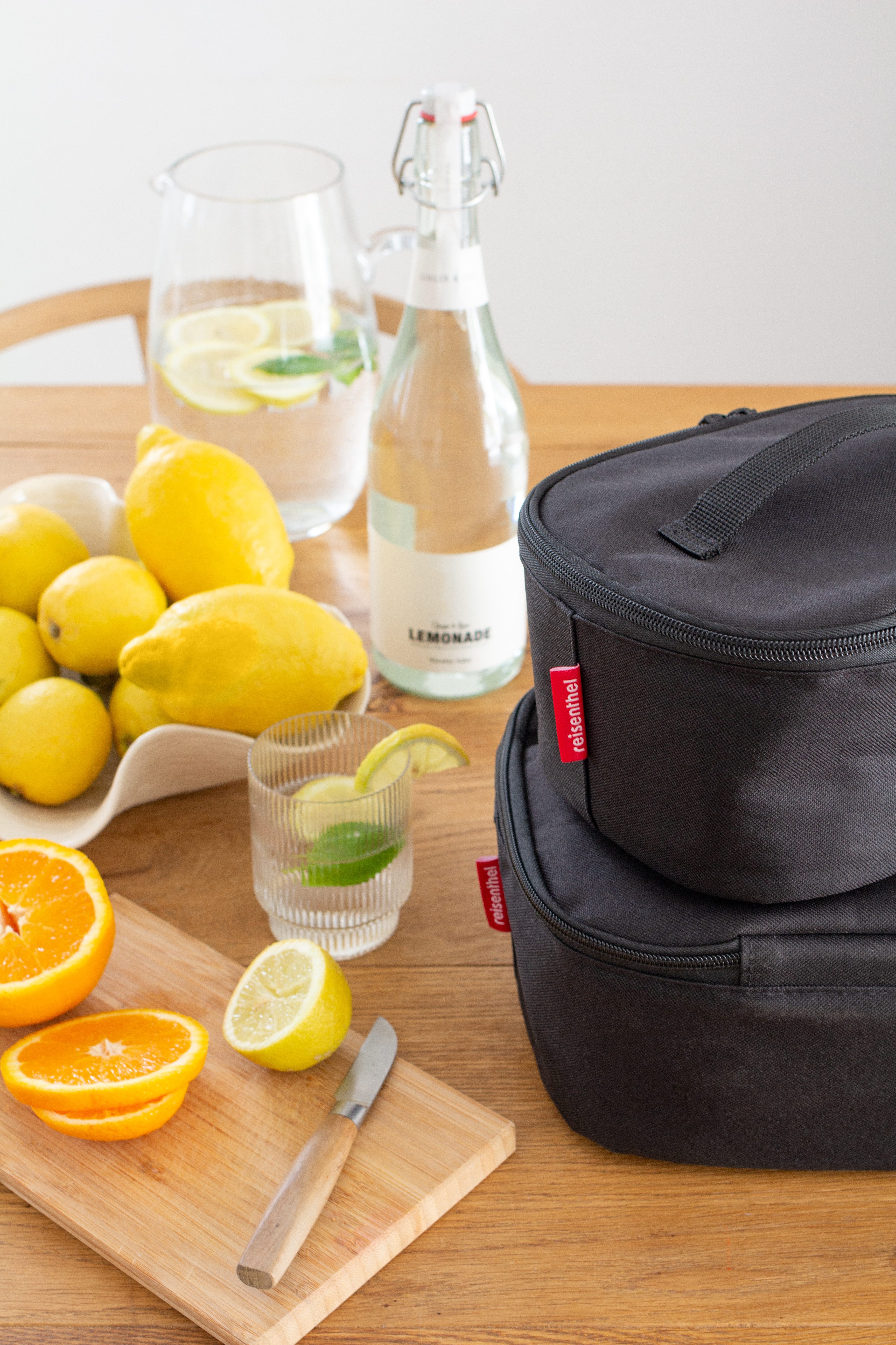 REISENTHEL® Kühltasche coolerbag M pocket, 4 l, dicke Isolierung, Dicht schließender Deckel mit 2-Wege-Reißverschluss