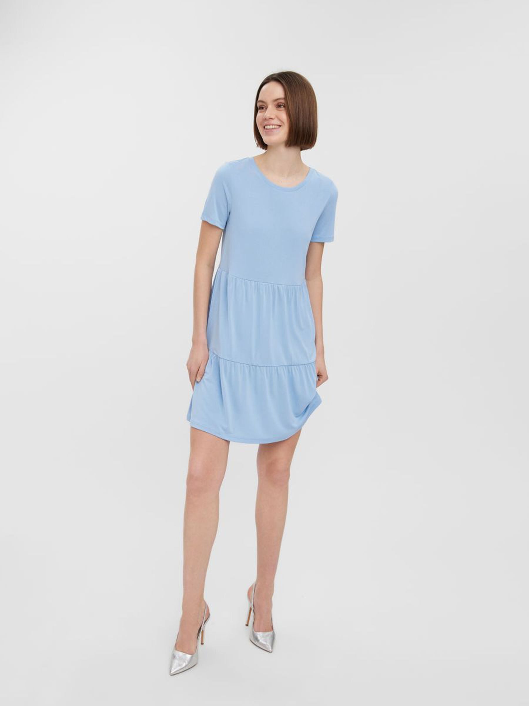 Vero Moda Shirtkleid Kurzes Kurzarm Tunika Blusenkleid mit Rüschen VMFILLI für (kurz, 1-tlg) TENCEL™ Lyocell nachhaltig Regulär geschnitten Fit Rundhals