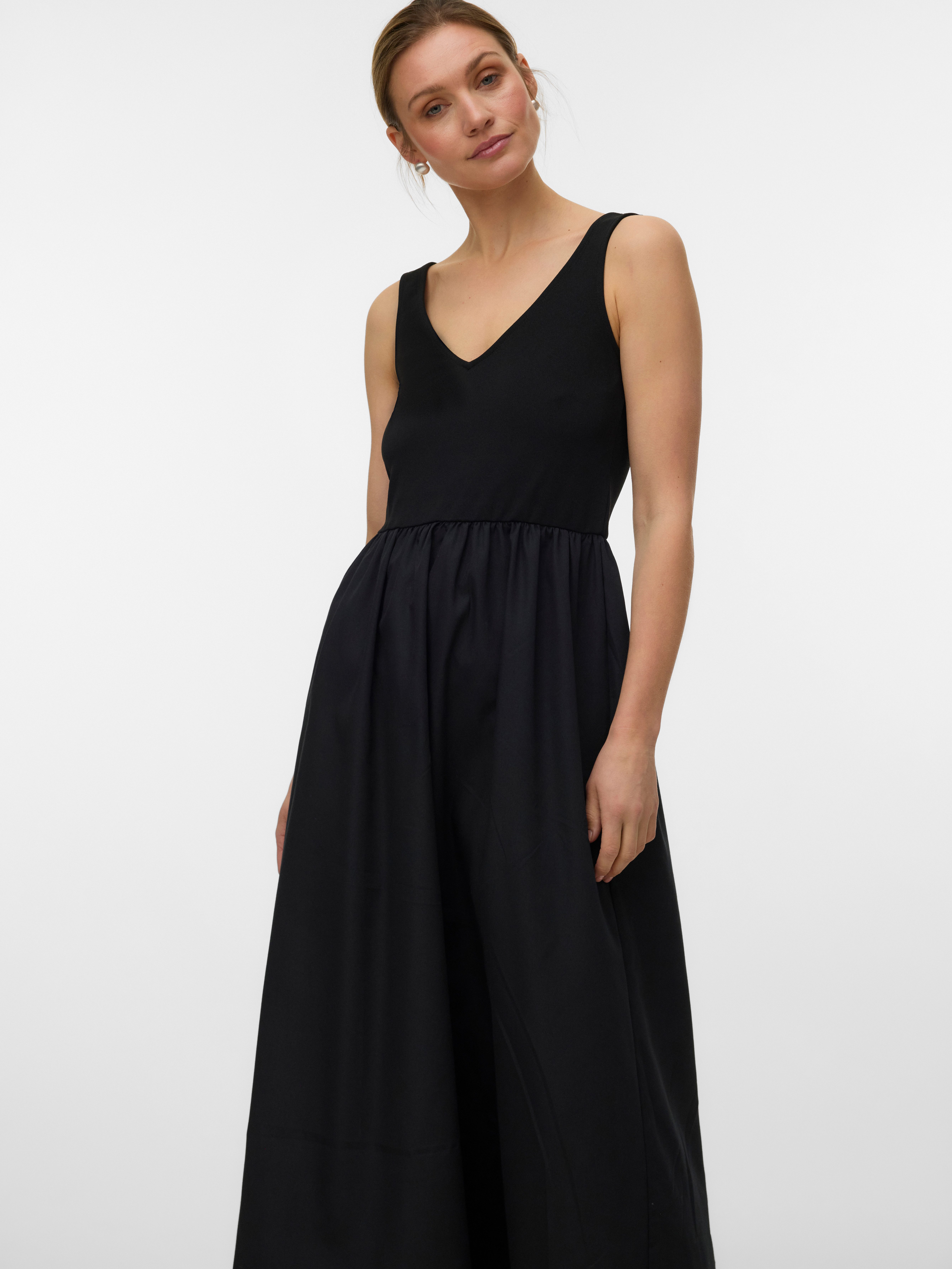 Vero Moda Trägerkleid VMVALLY SL LONG DRESS JRS NOOS Materialmix, locker geschnitten, V-Ausschnitt