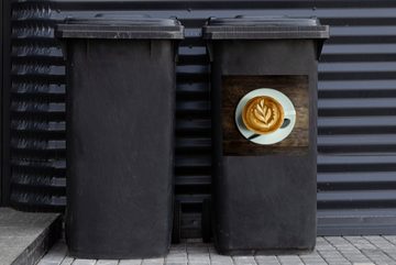 MuchoWow Wandsticker Luftaufnahme einer Blume, die in einer Tasse Cappuccino geformt wurde (1 St), Mülleimer-aufkleber, Mülltonne, Sticker, Container, Abfalbehälter