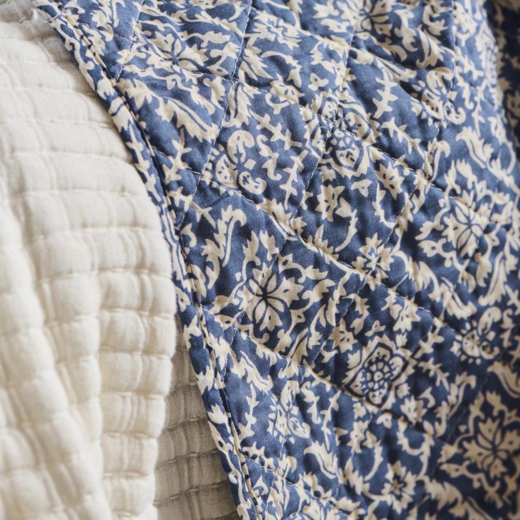 Ib Laursen Tagesdecke Quilt blau naturfarbigem günstig online kaufen