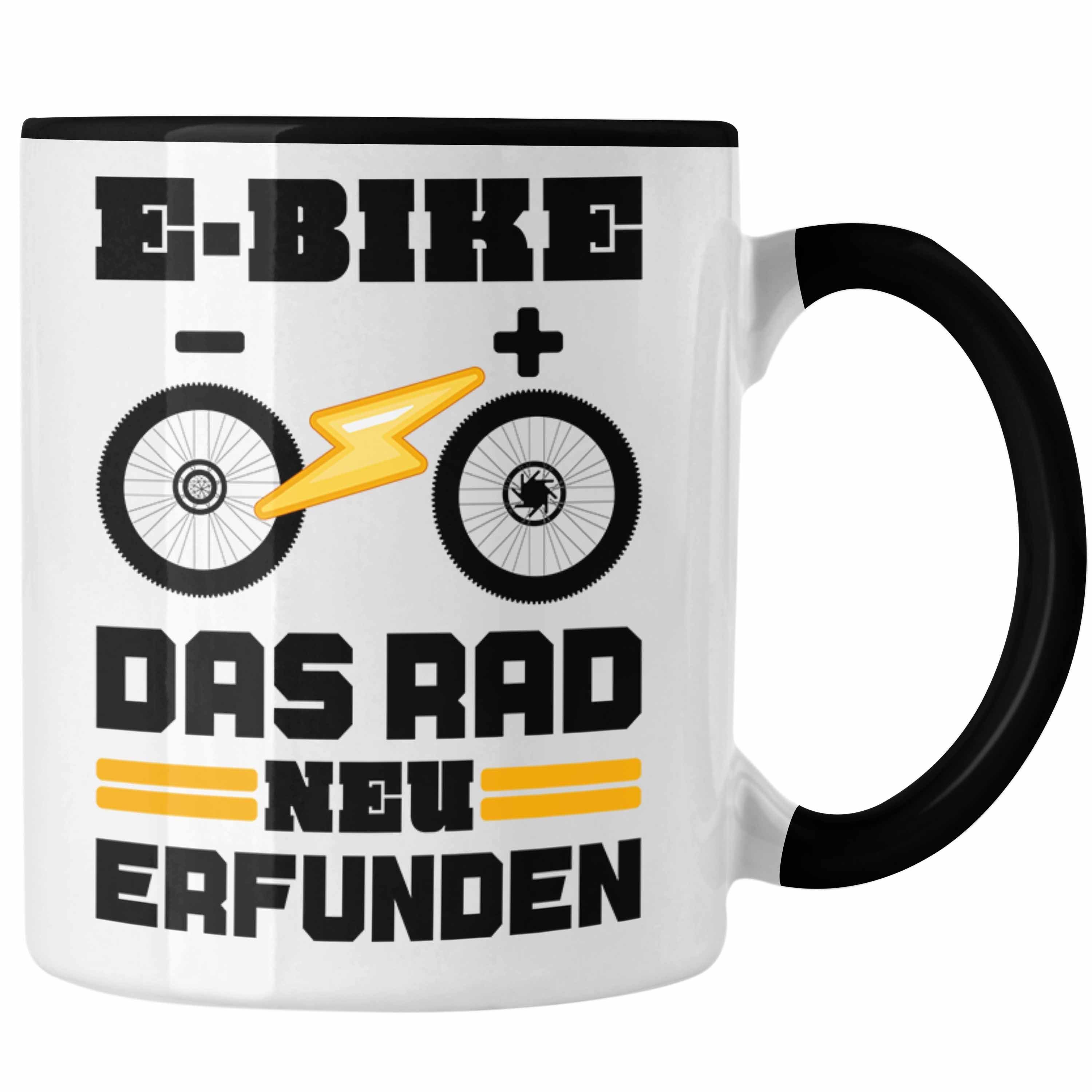Trendation Tasse Trendation - Elektrofahrrad E-Bike Tasse mit Spruch Geschenk Ebike Lustige Geschenke Kaffeetasse Rentner Sprüche Schwarz