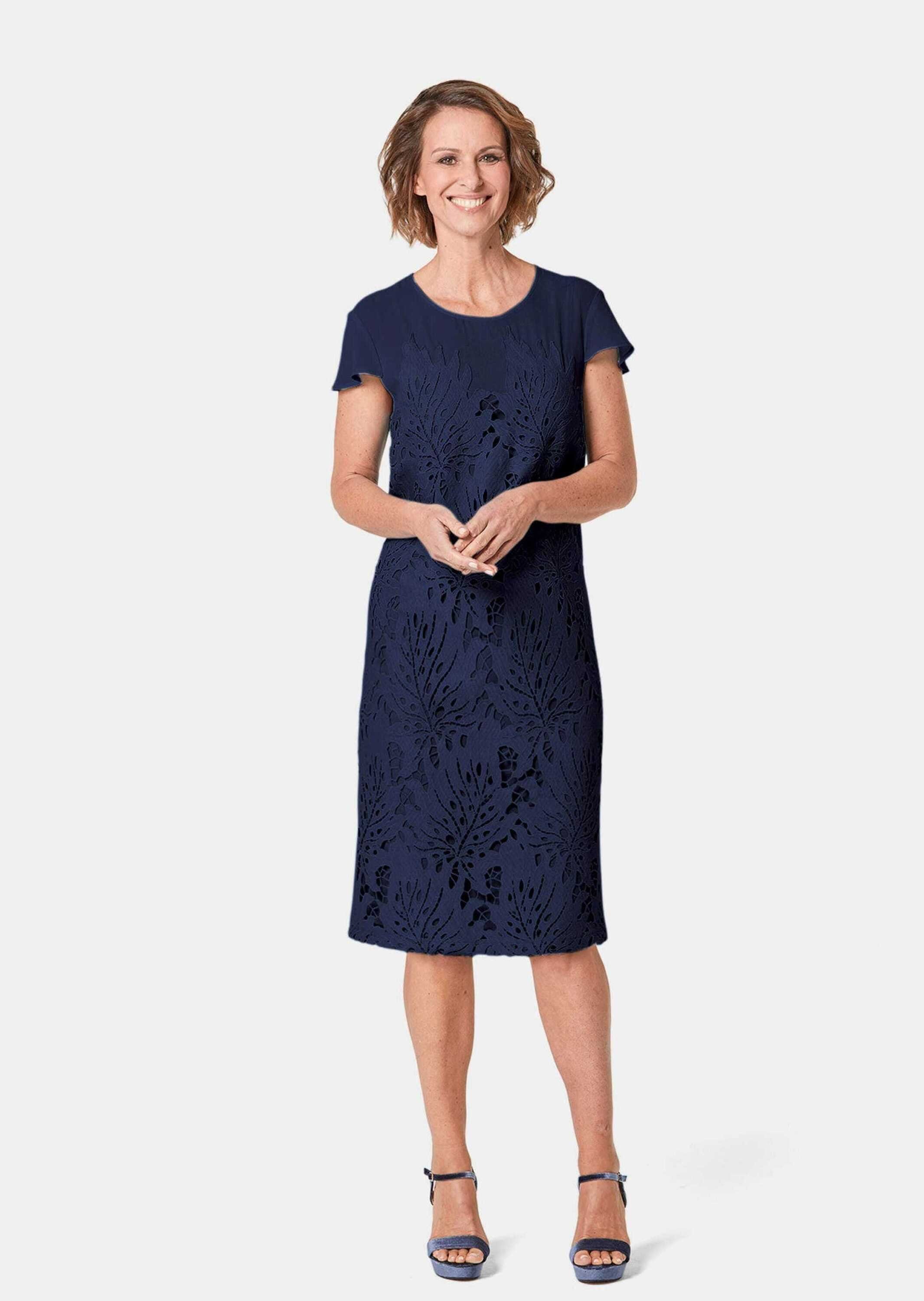 GOLDNER Abendkleid Kurzgröße: Kleid aus sommerlicher Spitze günstig online kaufen