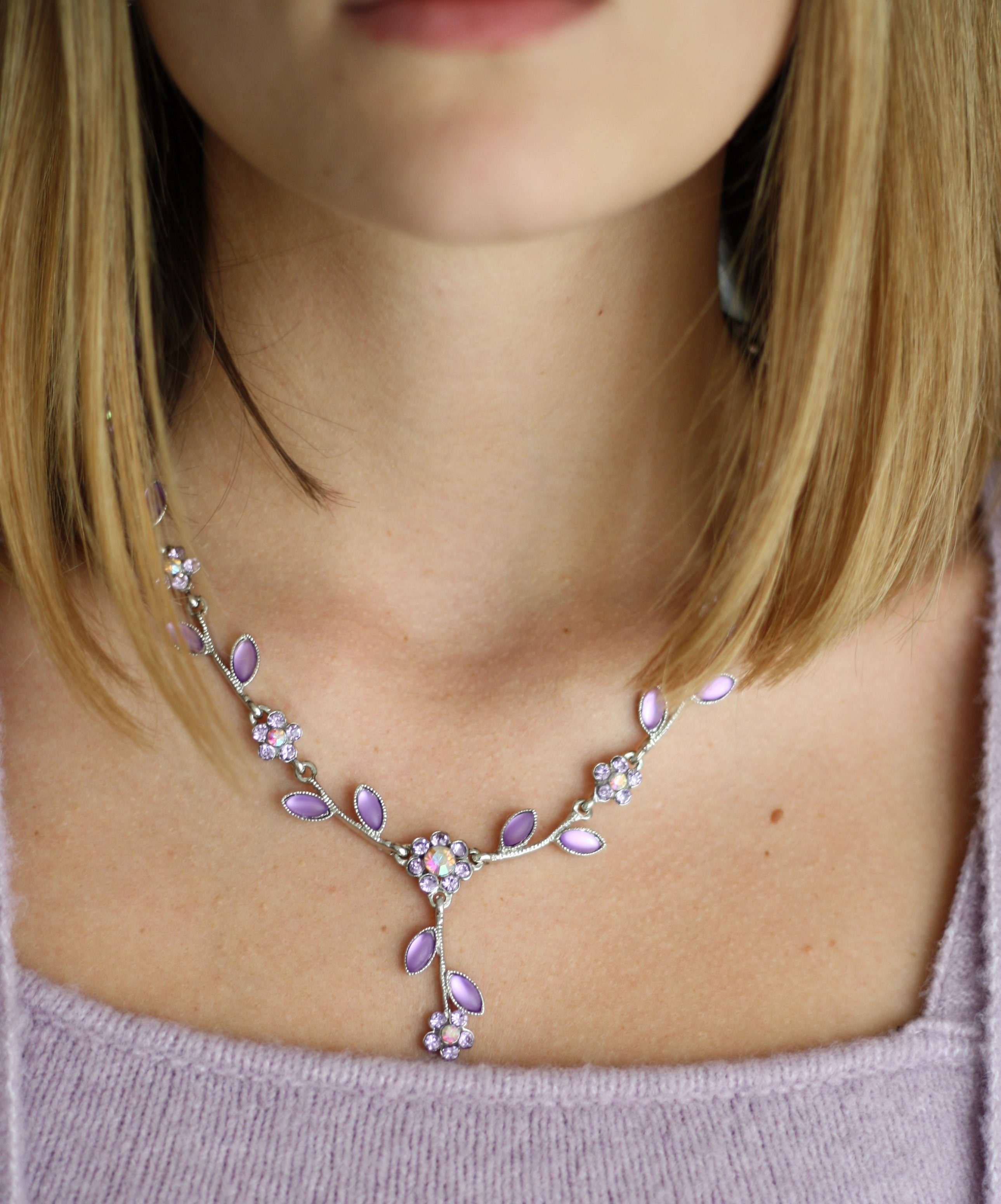 Mugello Collier Kette Fiori lila Glitzerkette festlich chic Trend Blumen