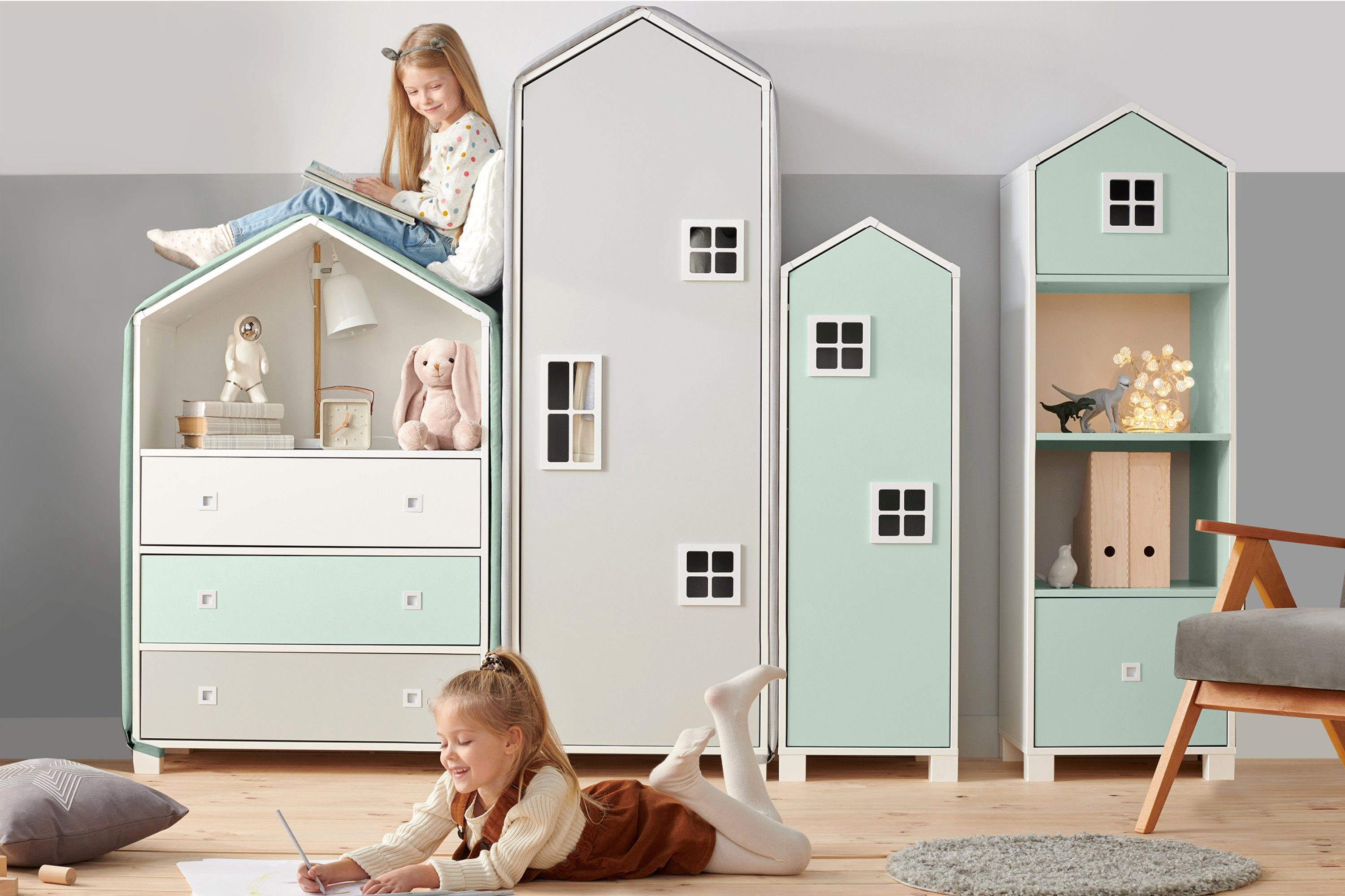 KONSIMO® Kinderkleiderschrank MIRUM Spielzeugschrank Drehtürenschrank Hausf günstig online kaufen