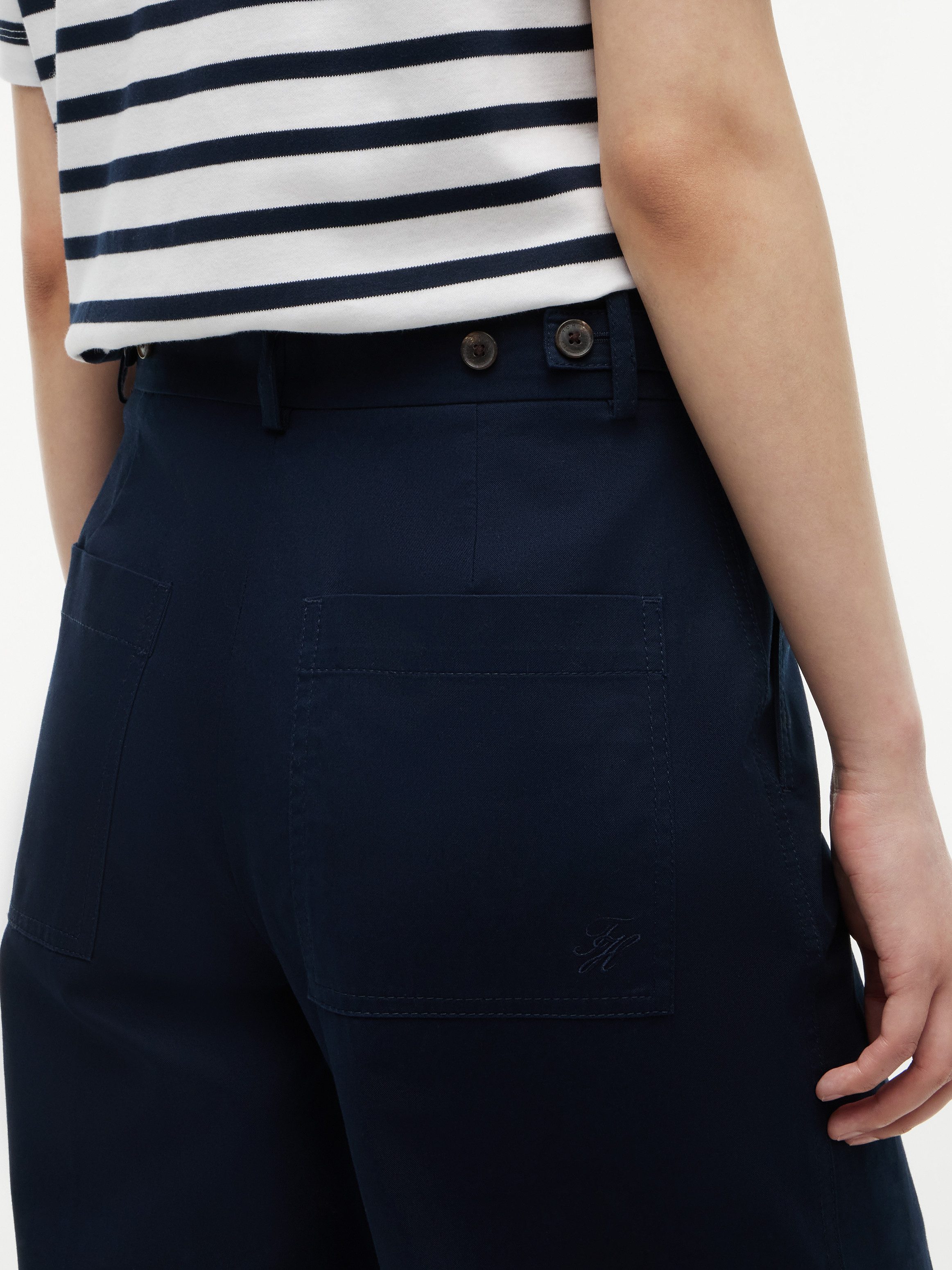 Tommy Hilfiger Anzughose CHINO DRESSING WIDE LEG Aus reiner Baumwolle, mit weiter Beinform