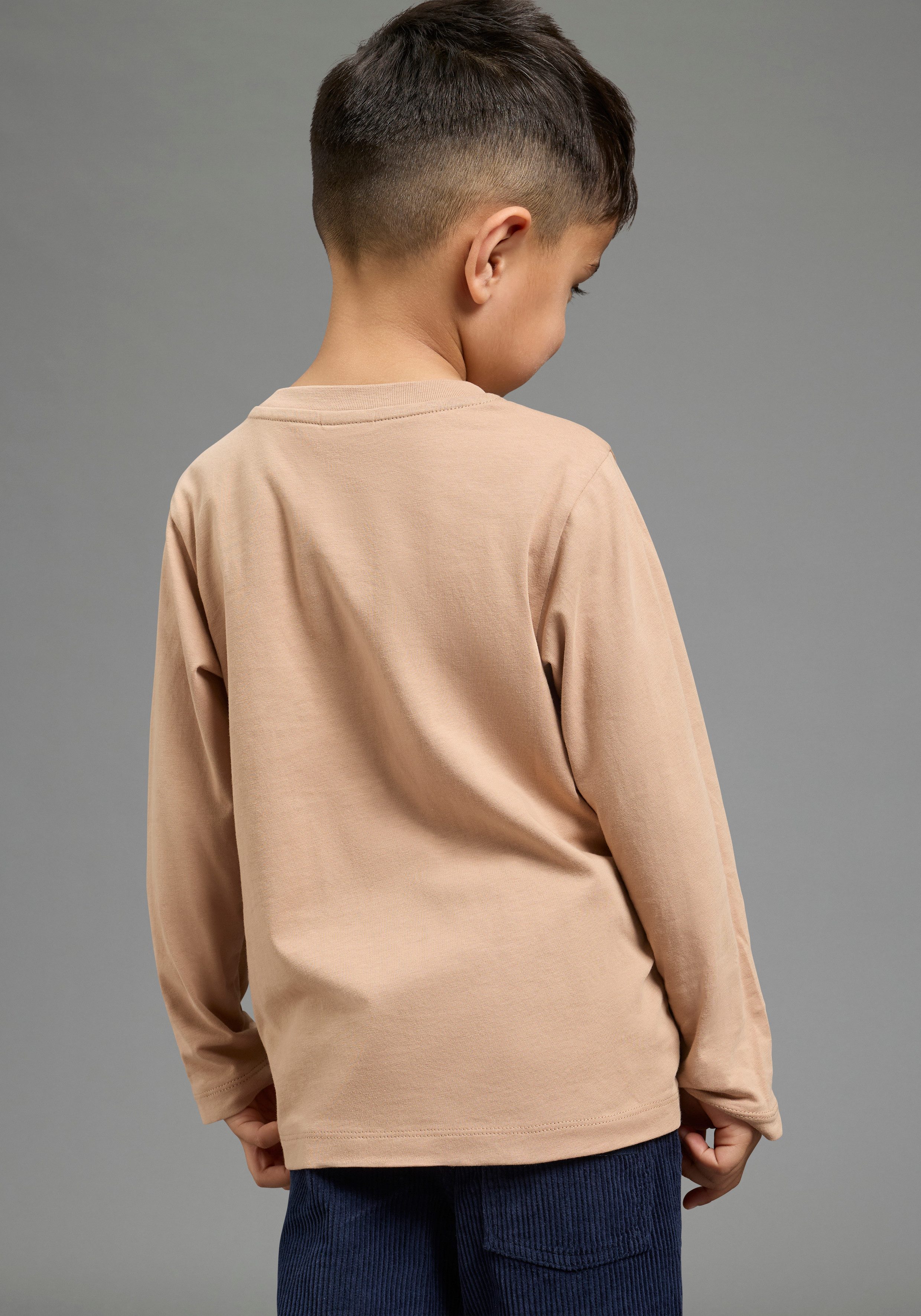 KIDSWORLD Langarmshirt Shirt mit großer Fuchs Frottee-Applikation hüftlange Basic-Passform, Langarm-Design, mit Stickerei