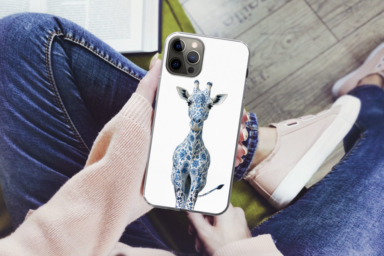 MuchoWow Handyhülle für Apple iPhone 12 Pro Giraffe - Delfter Blau - Tiere - Minimalistisc, Smartphone-Bumper, Print, Handy Schutzhülle Dünn
