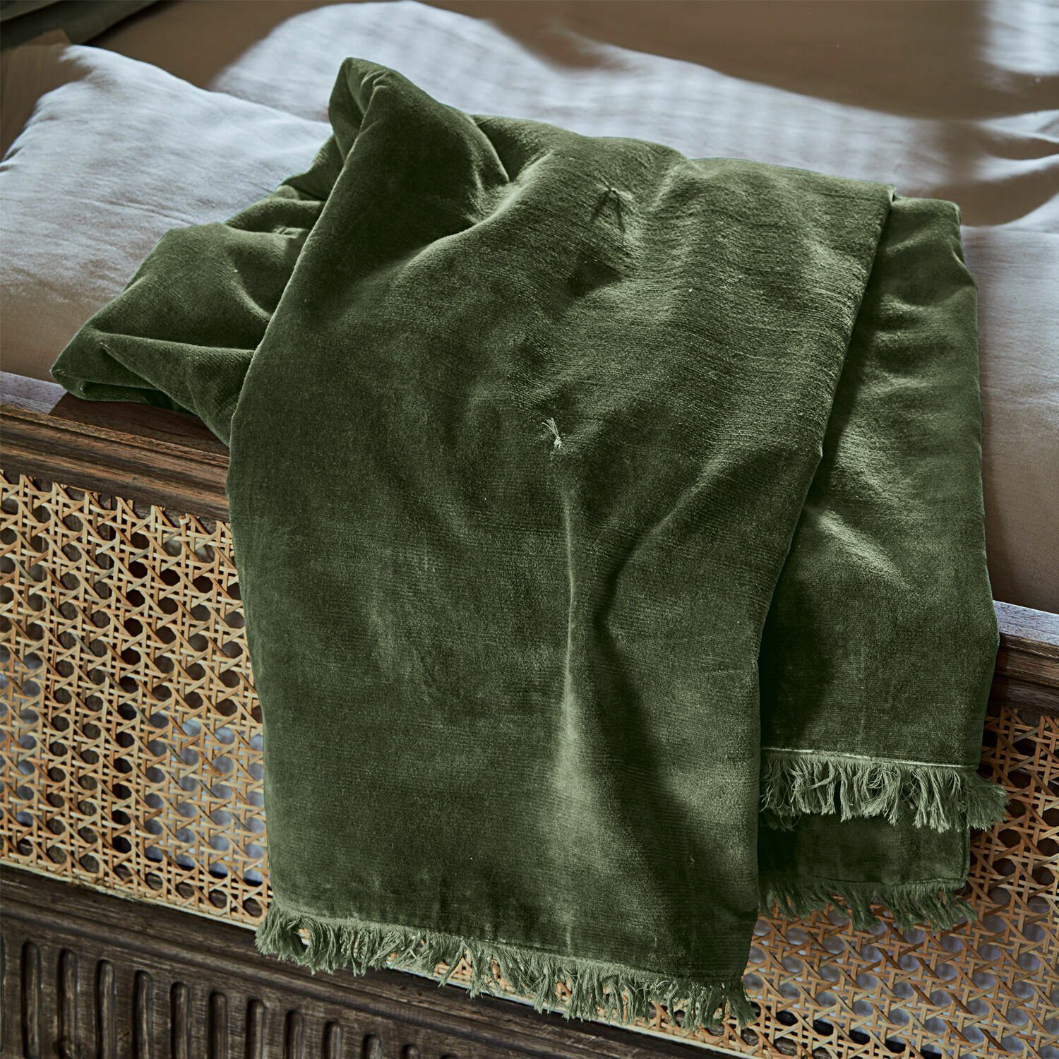 Mirabeau Tagesdecke Plaid Maelis dunkelgrün günstig online kaufen