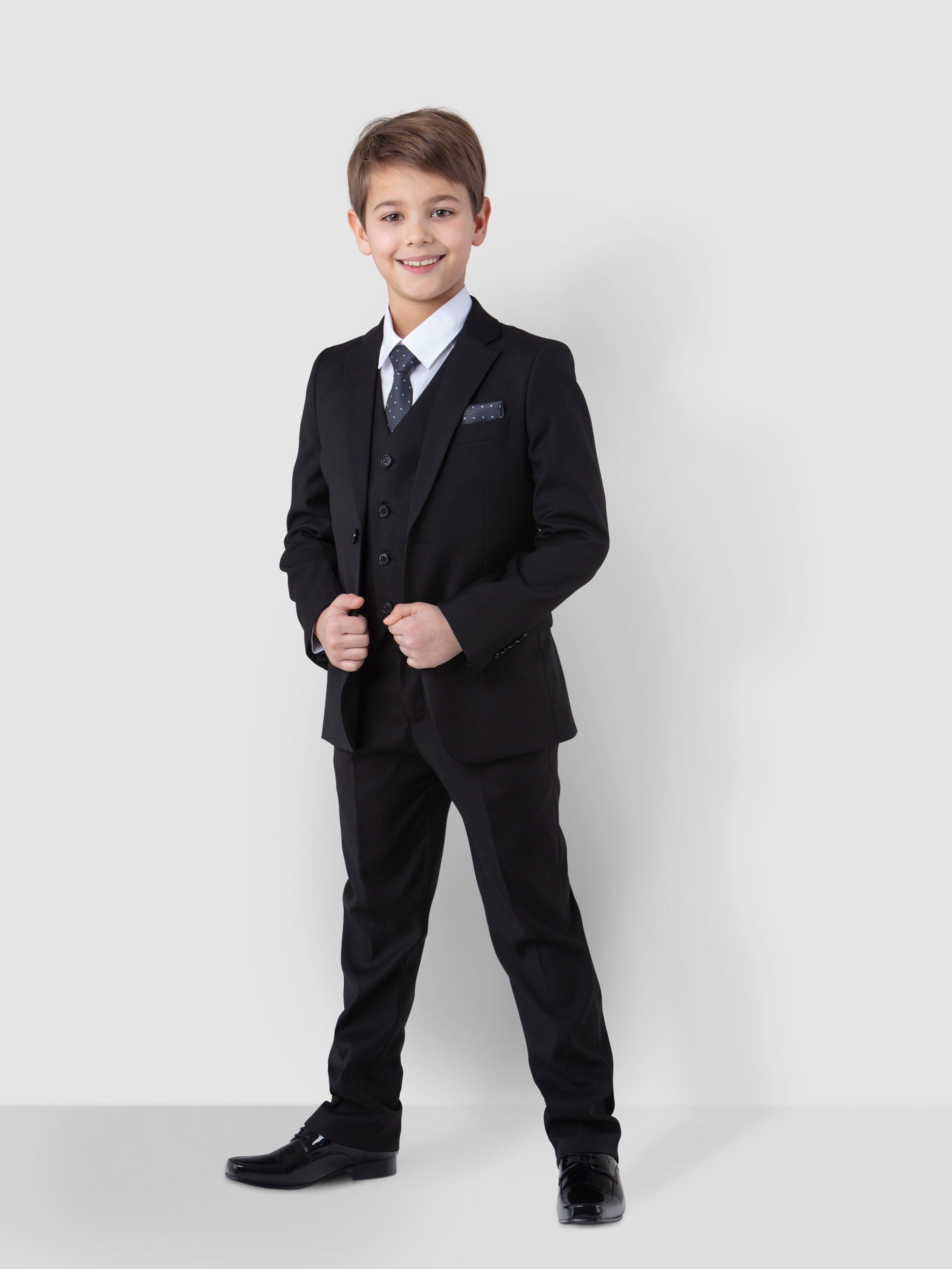 SANDER STELLAN Kinderanzug Luxuriöser Jungen Anzug Kommunionanzug 6-teilig, in Schwarz (Sakko, Weste, Hemd, Hose, Krawatte und Einstecktuch) festlich, elegant