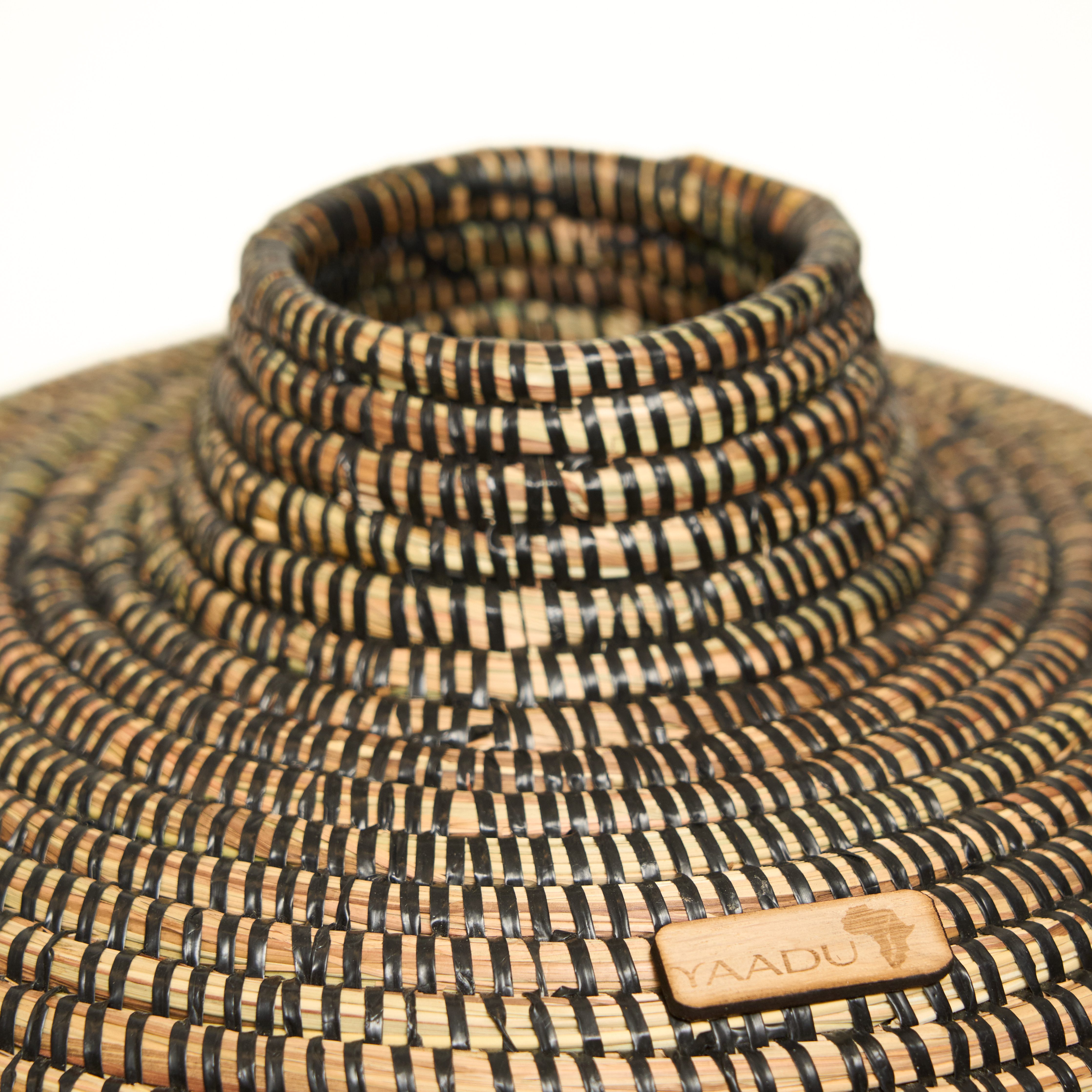 YAADU Bodenvase handgeflochtene Vase - Höhe ca. 37 cm - Trockenblumen, Gräser (Einzelartikel, 1 Vase), Handgefertigt in Afrika aus traditioneller Flechtkunst