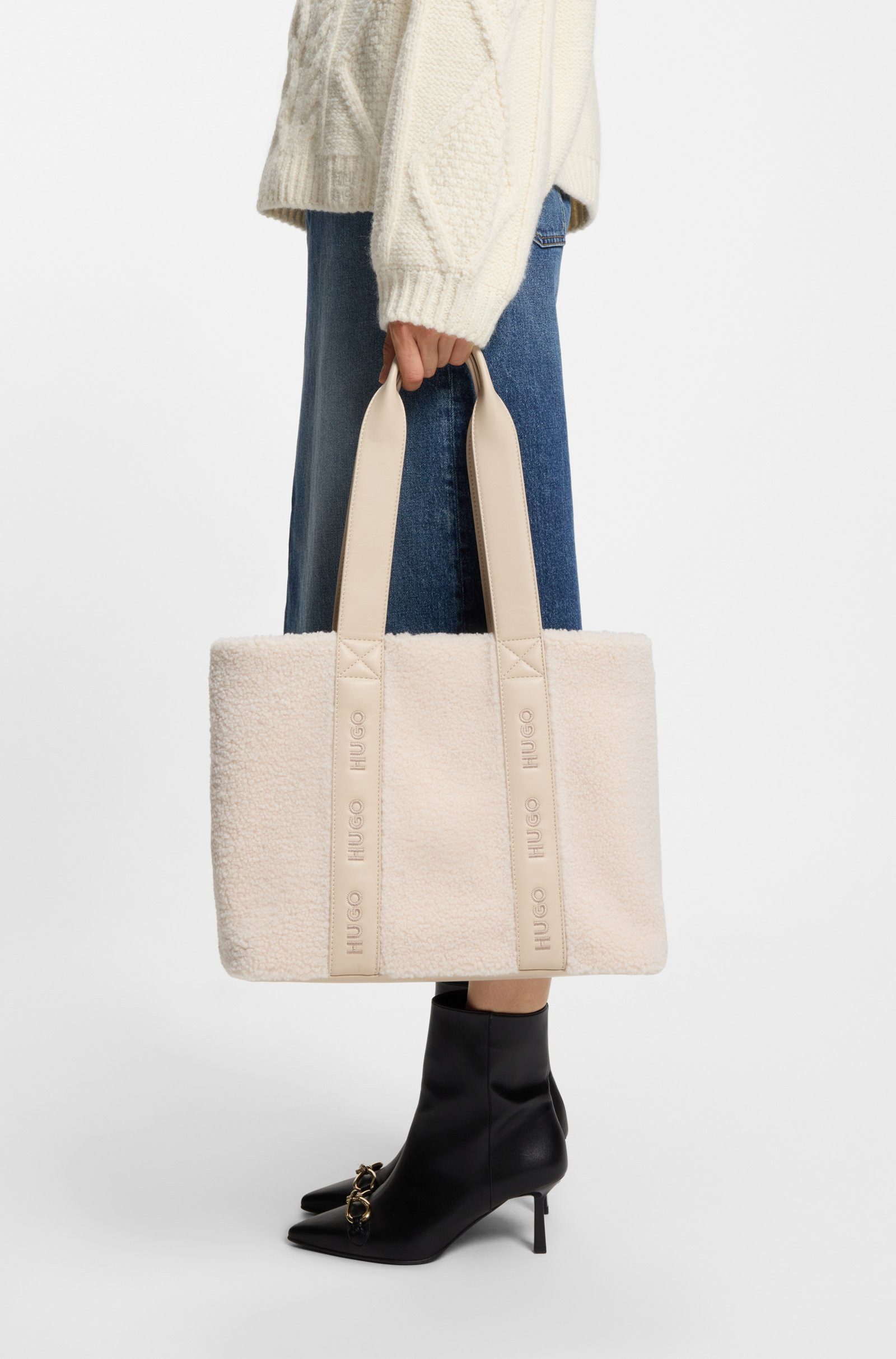 HUGO Shopper Bag aus Shearling-Imitat mit Logo-Riemen (keine Angabe, 1-tlg., keine Angabe)