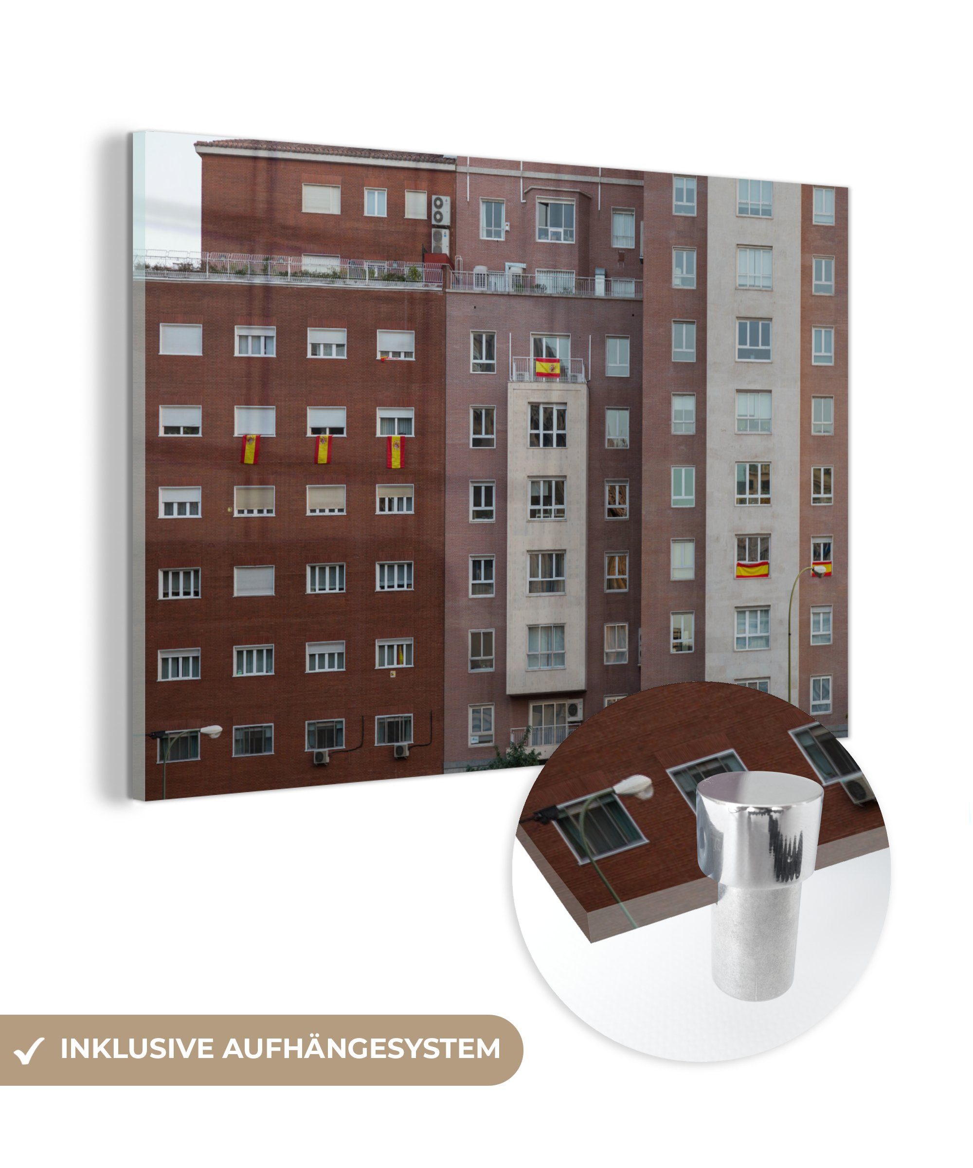 MuchoWow Acrylglasbild Frontansicht von Häusern in Madrid, Spanien, (1 St), Acrylglasbilder Wohnzimmer & Schlafzimmer