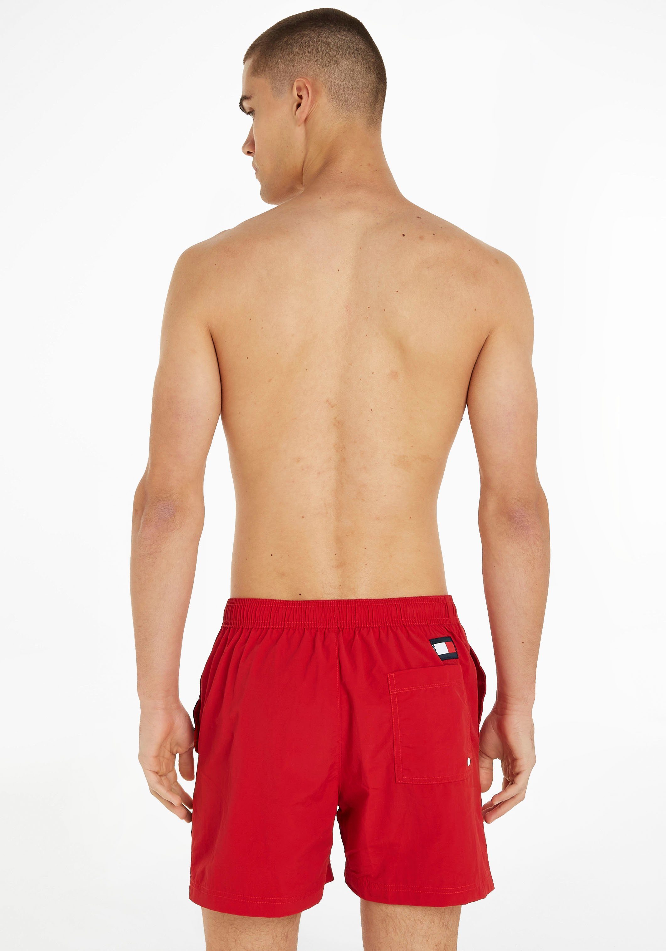 Tommy Badeshorts Swimwear DRAWSTRING MEDIUM Markenlabel Primary-Red Hilfiger SF mit Tommy Hilfiger