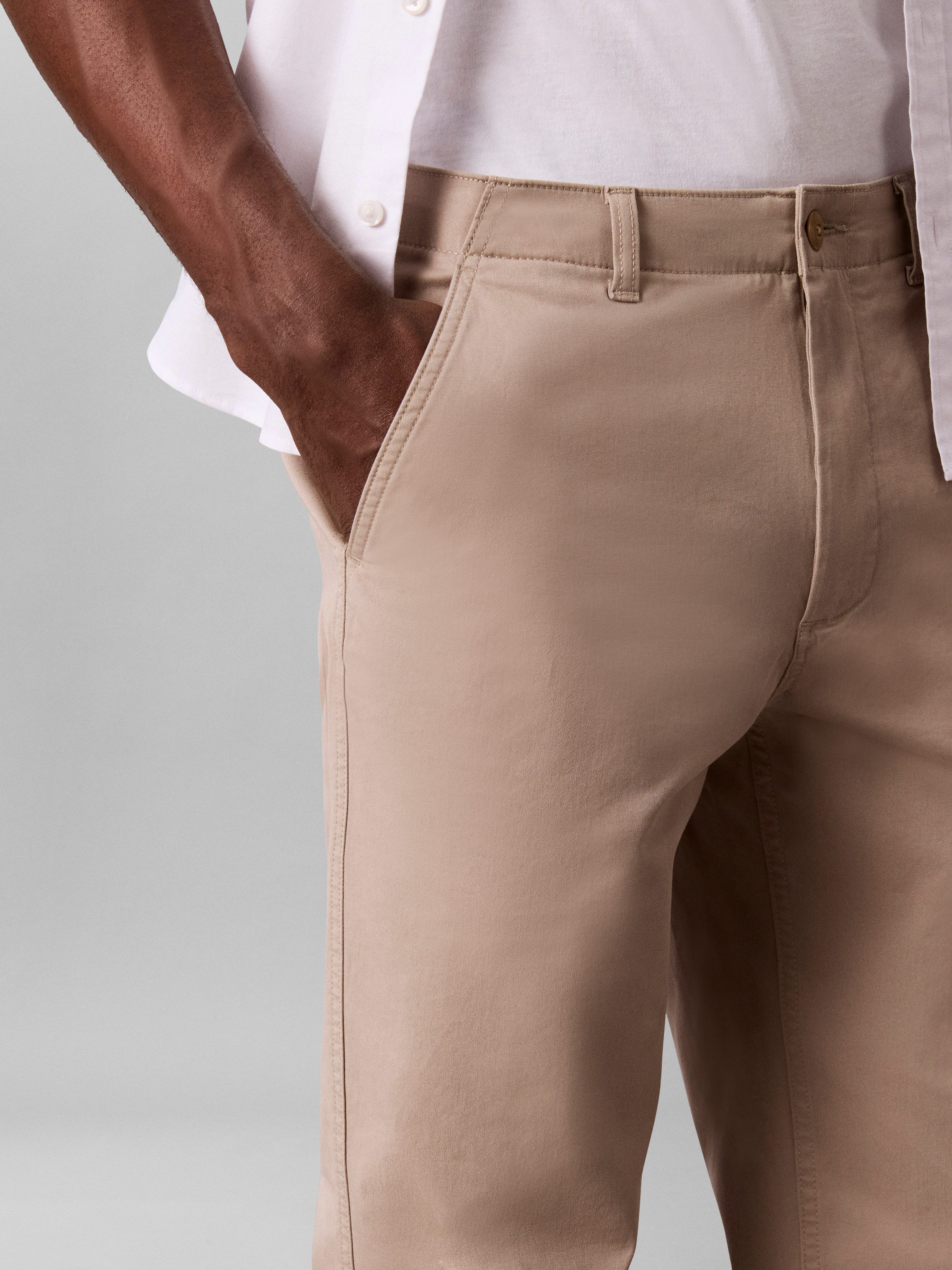 Calvin Klein Jeans Chinohose TAPERED COMFORT COTTON CHINO Regular fit mit Eingrifftaschen