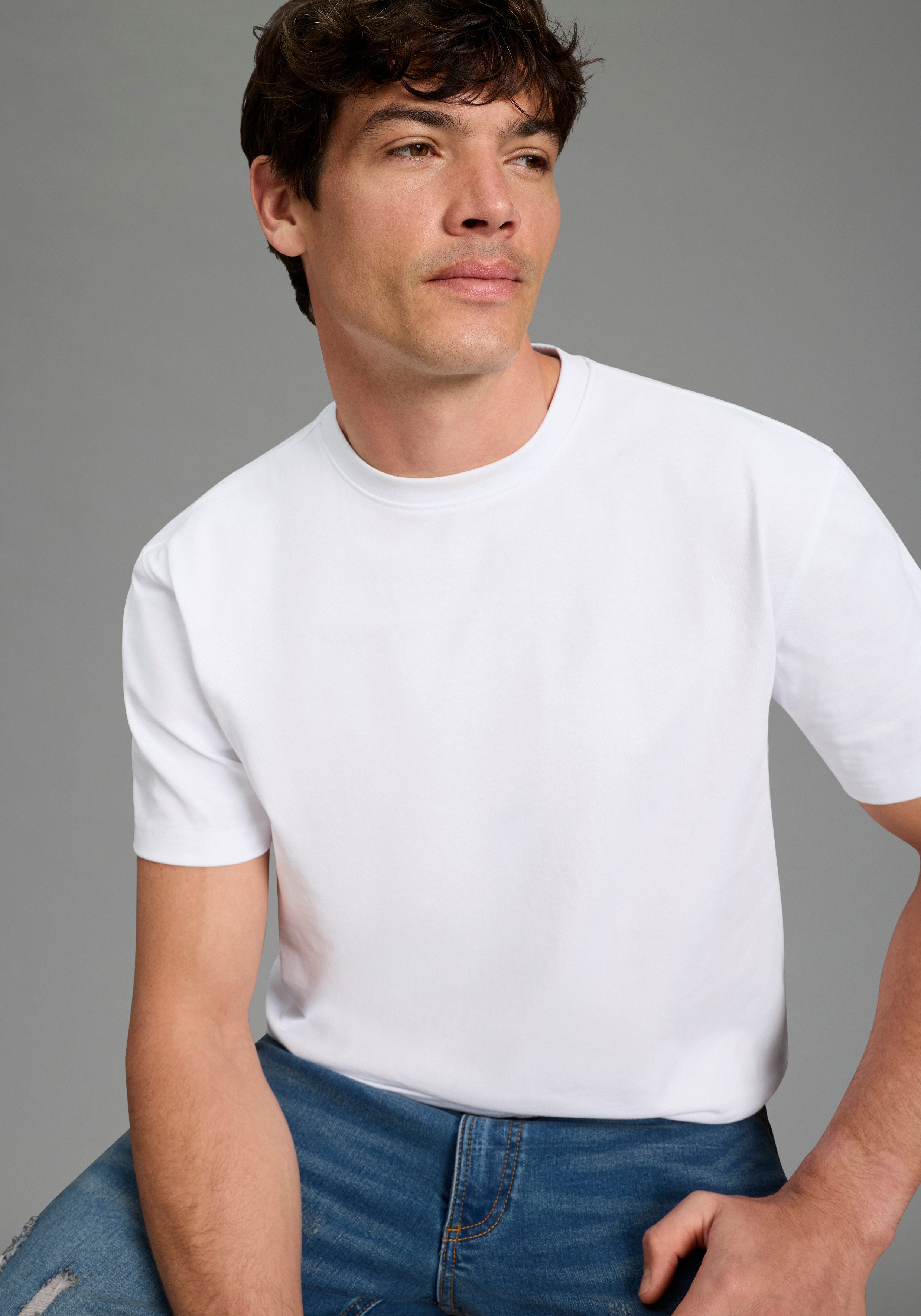 Bruno Banani T-Shirt Oversize Kurzarmshirt, lässige Passform, unifarben, aus Single Jersey