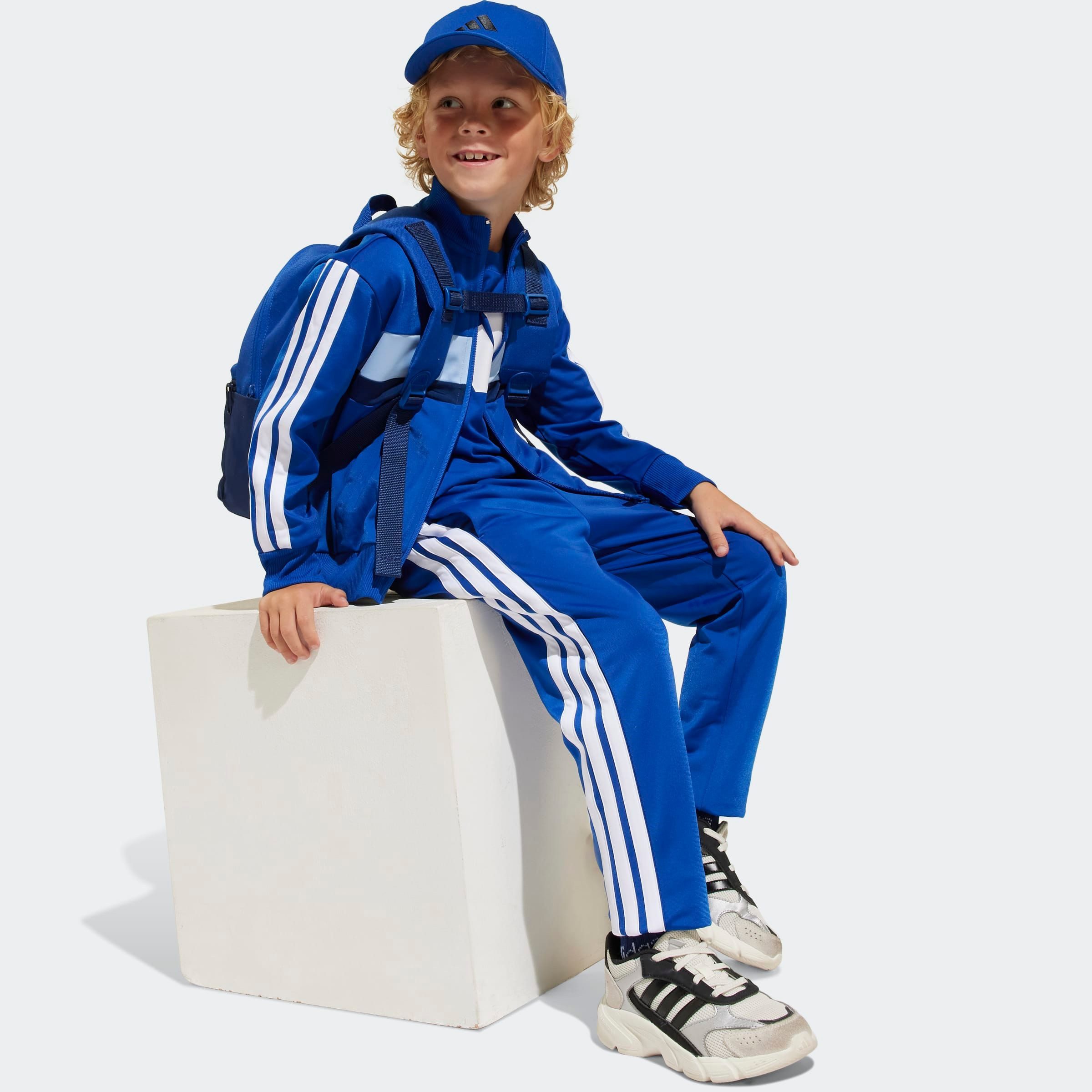 adidas Sportswear Trainingsanzug SEASONAL ESSENTIALS TIBERIO 3-STREIFEN TRICOT KIDS (2-tlg)