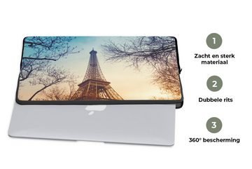 MuchoWow Laptop-Hülle Der Eiffelturm in Kombination mit kahlen Herbstzweigen und einer tief 17 Zoll, Laptopsleeve, weiches Innenfutter zum Schutz Kratzern, Laptoptasche