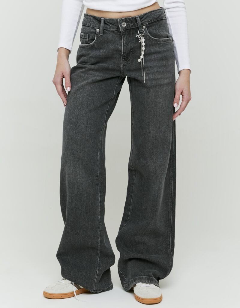 Tally Weijl Low-rise-Jeans SPADEPALLAS Baumwollmischung, Low-Waist mit geradem Beinverlauf und Strass-Anhänge