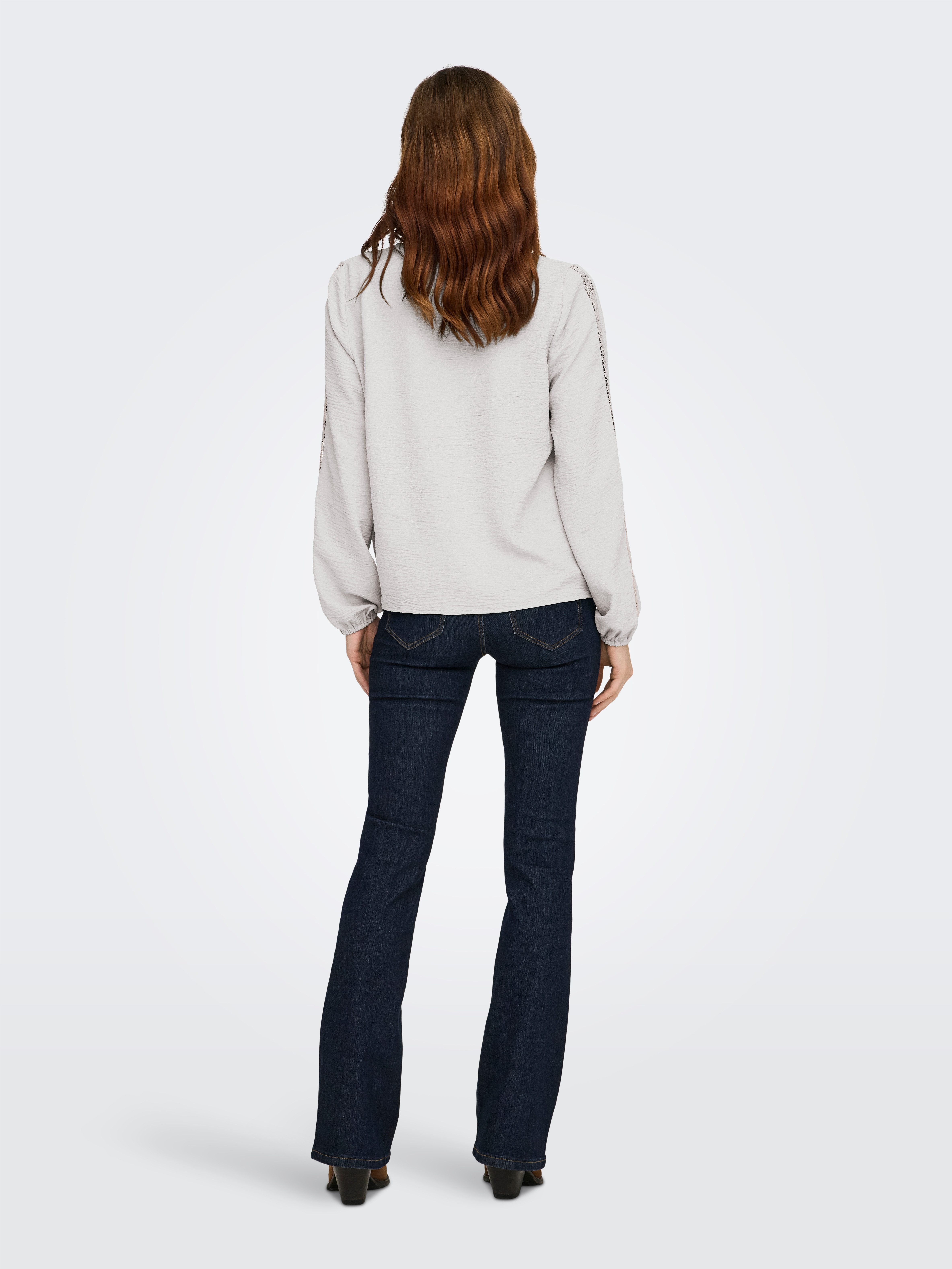 ONLY Langarmbluse ONLGREGOR METTE LS LACE TOP WVN Kunstfaser, regular fit, V-Ausschnitt, Regular Waist