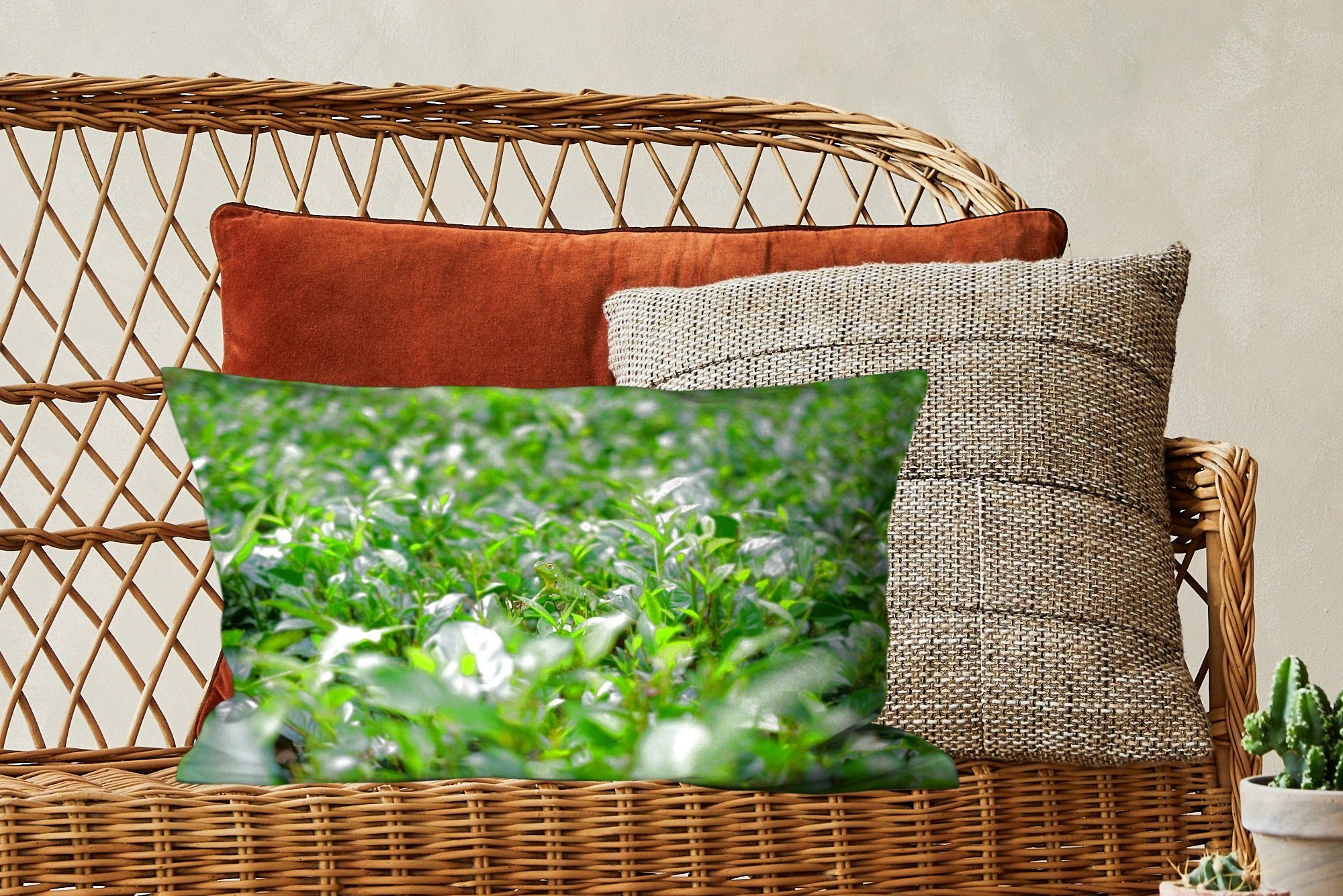 tropischem Boden, Grünpflanzen Dekokissen auf Schlafzimmer Wohzimmer Füllung, Dekoration, mit MuchoWow Zierkissen, Dekokissen