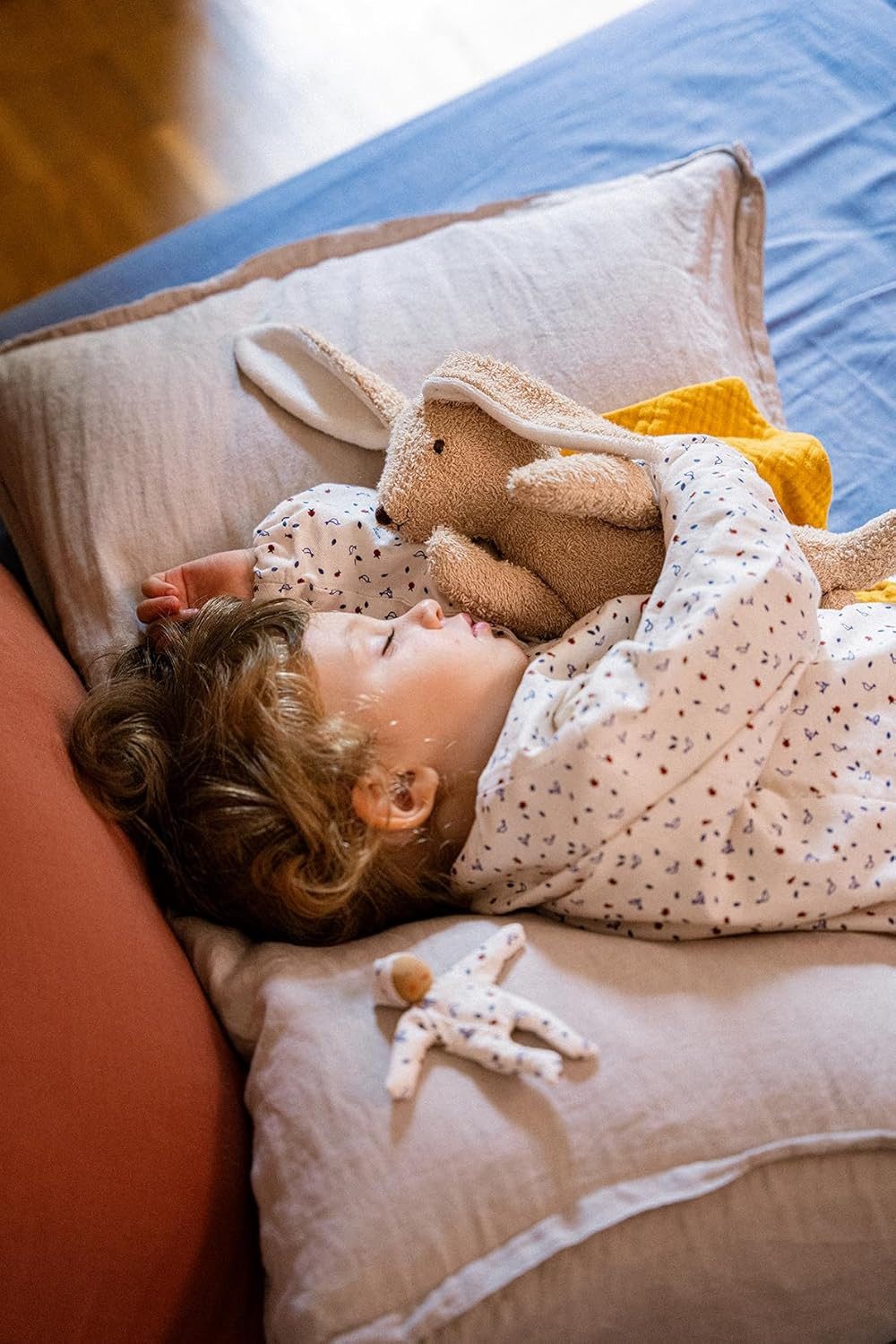 Käthe Kruse Kuscheltier Plüschtier Hase Holly liegend 30 cm