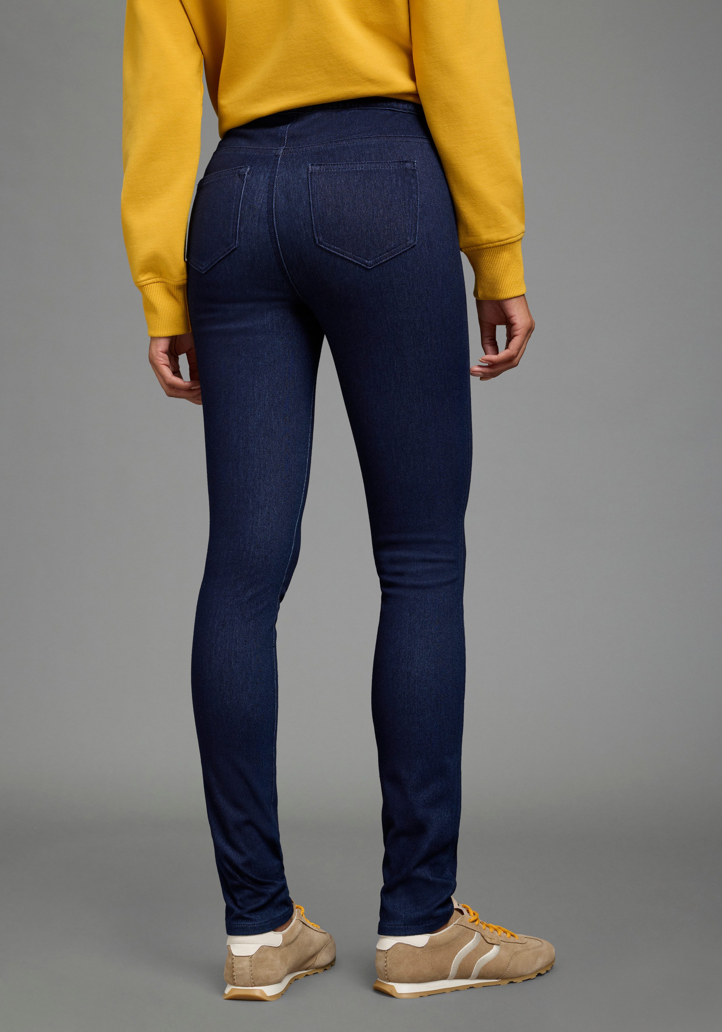 Arizona Jeansjeggings im 4 Way Stretch, Quer- und Längselastisch, Skinny Skinny Fit, extra enge Beinform, normale Leibhöhe, unifarbene Optik