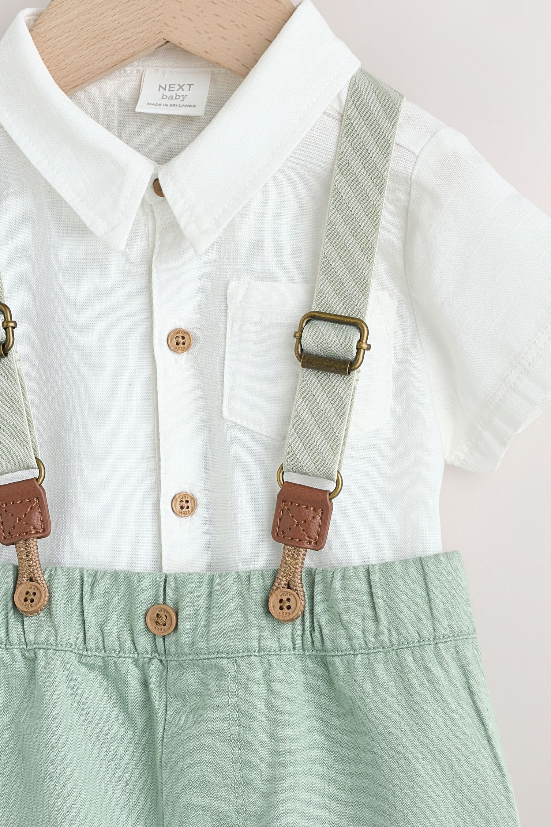 Next Hemd & Hose 3-tlg Baby-Set: Hemd-Body, Shorts, Hosenträger (3-tlg) – Bild 5 von 5