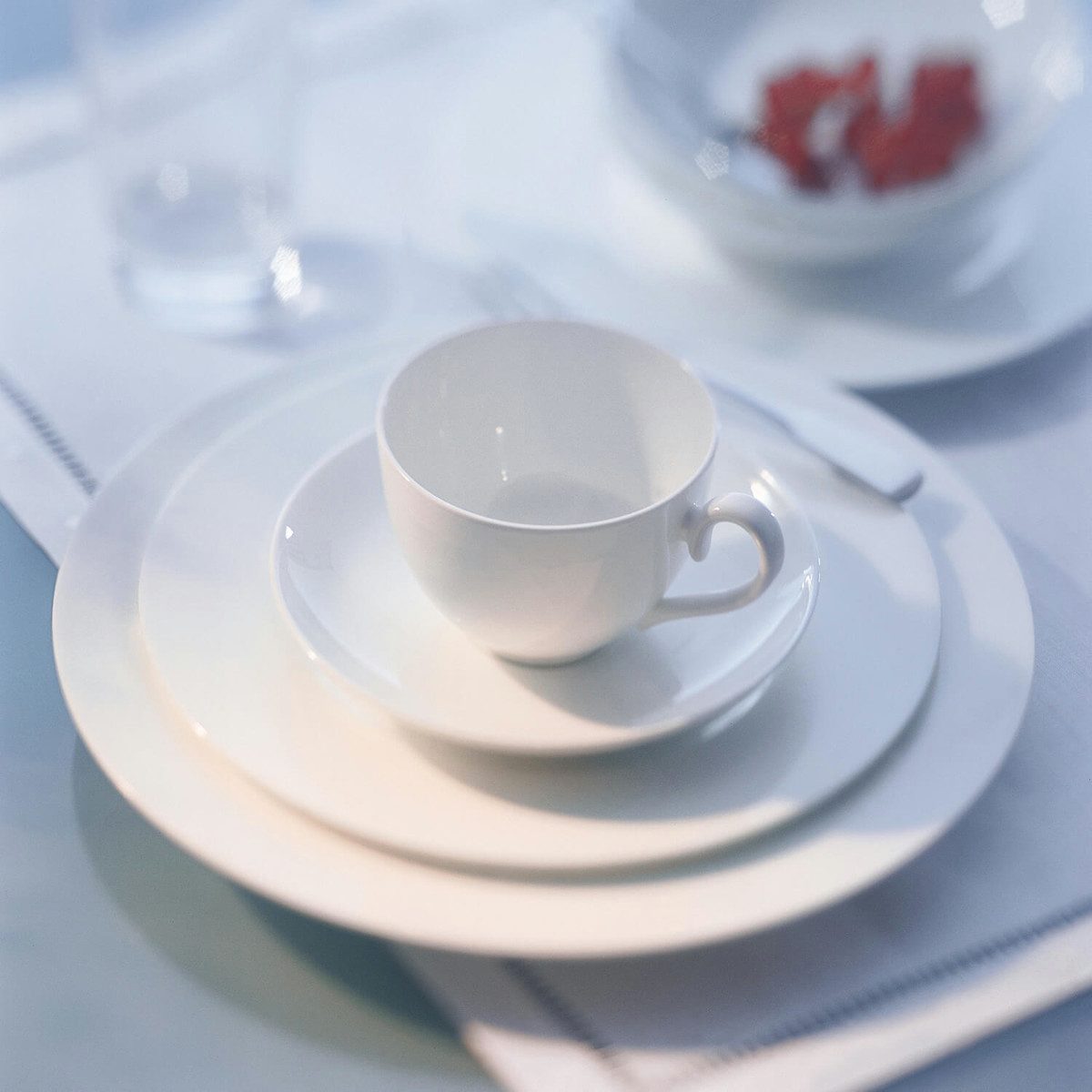 Villeroy & Boch Espressotasse Royal Mokka-/Espressotasse mit Untertasse 2tlg., Premium Porcelain