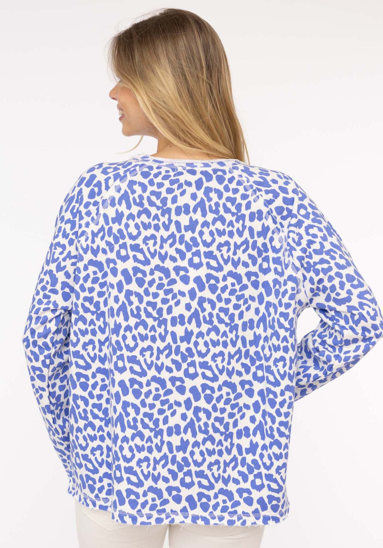 Zwillingsherz Sweater ""Leo allover"", mit animalischem Printdesign günstig online kaufen