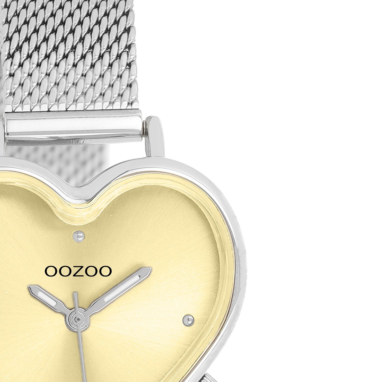 OOZOO Quarzuhr Oozoo Damen Armbanduhr OOZOO Timepieces, (Analoguhr), Damenuhr herzform, extra groß (28x29mm) Metallarmband, Fashion-Style