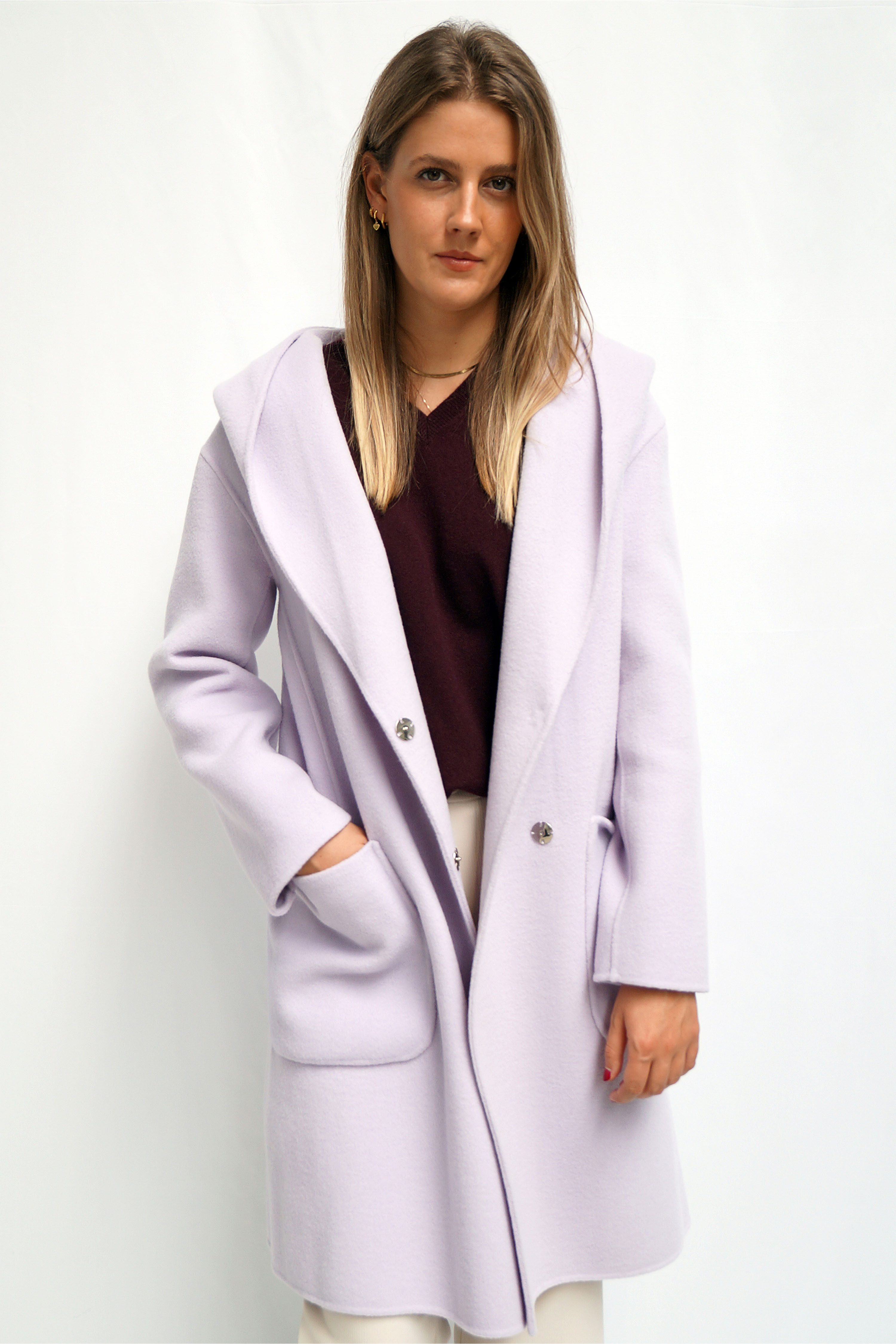 Wollmantel Oversize mit großer Kapuze und großen aufgesetzten Taschen