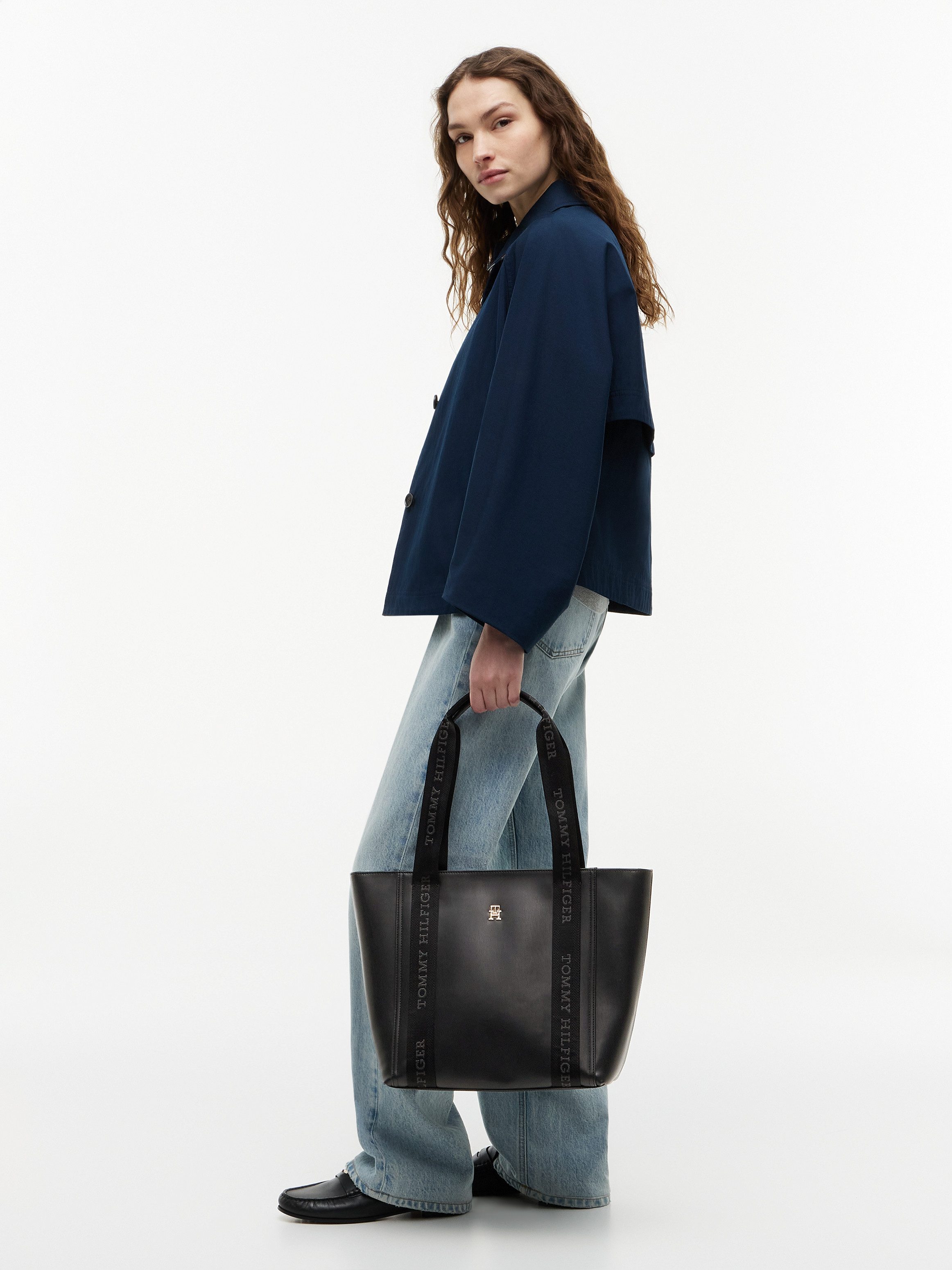 Tommy Hilfiger Tragetasche IM LATAM LOGO TOTE, Damen Schultertasche, Handtasche mit Logoschriftzug