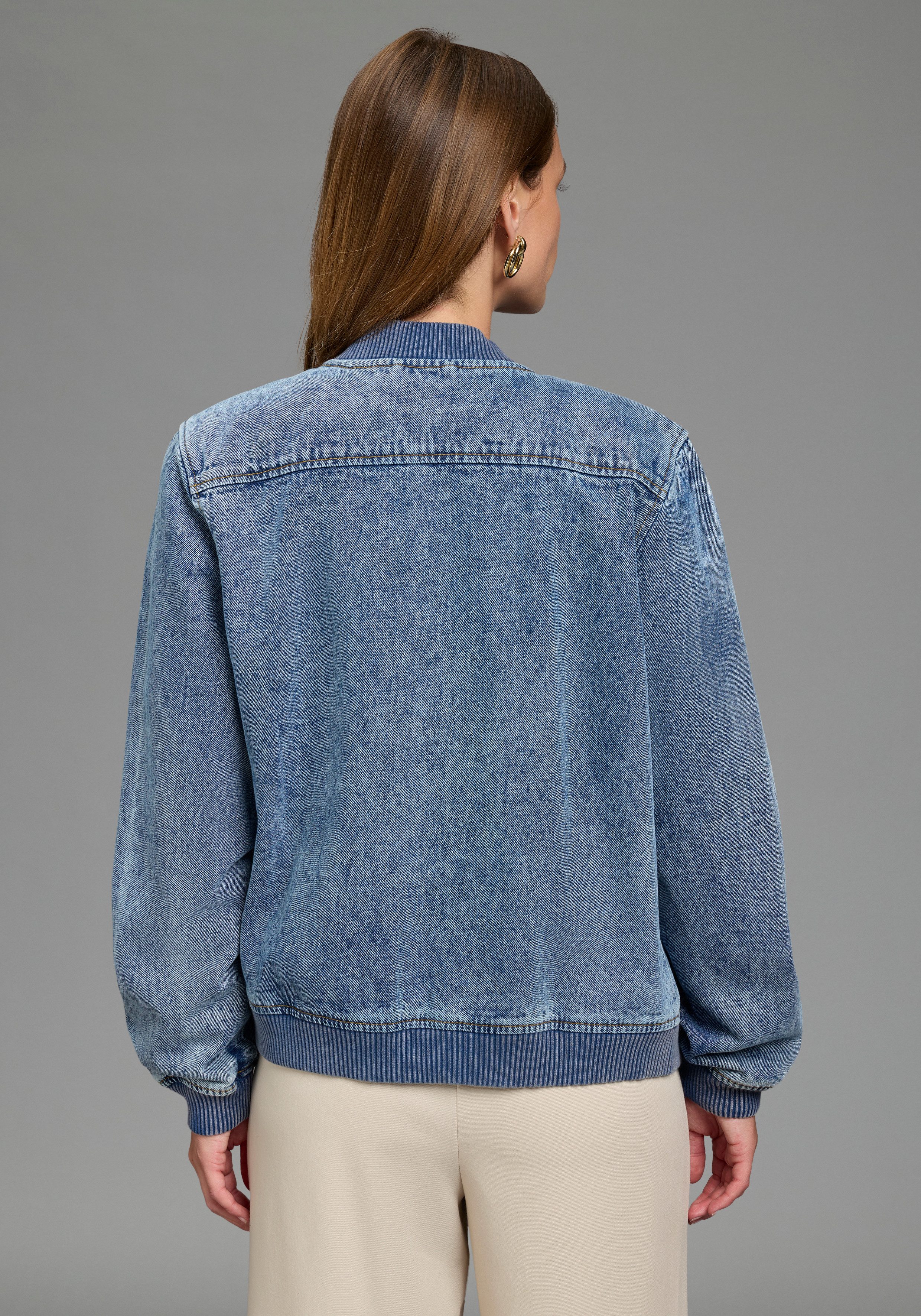Arizona Jeansjacke im winterlicheren Denim hüftlang, Comfort Fit, mit Reißverschluss – Bild 2 von 5