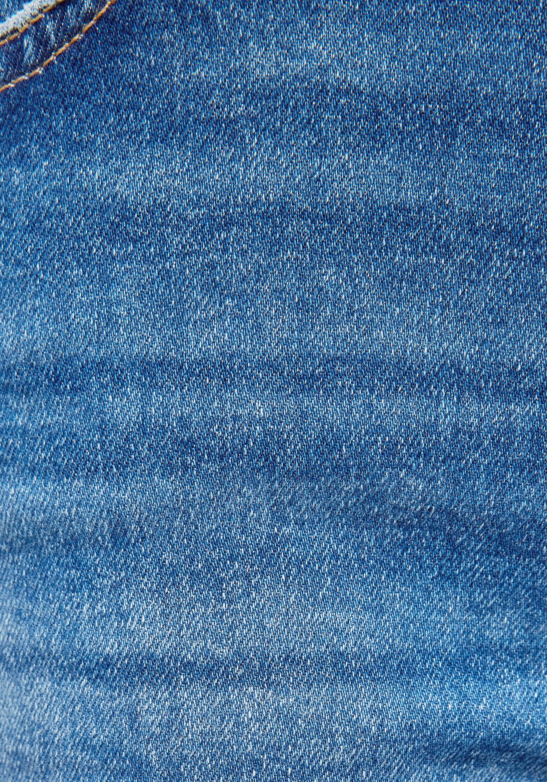 Mavi Slim-fit-Jeans trageangenehmer Stretchdenim blue) Verarbeitung blue dank denim hochwertiger mid (denim