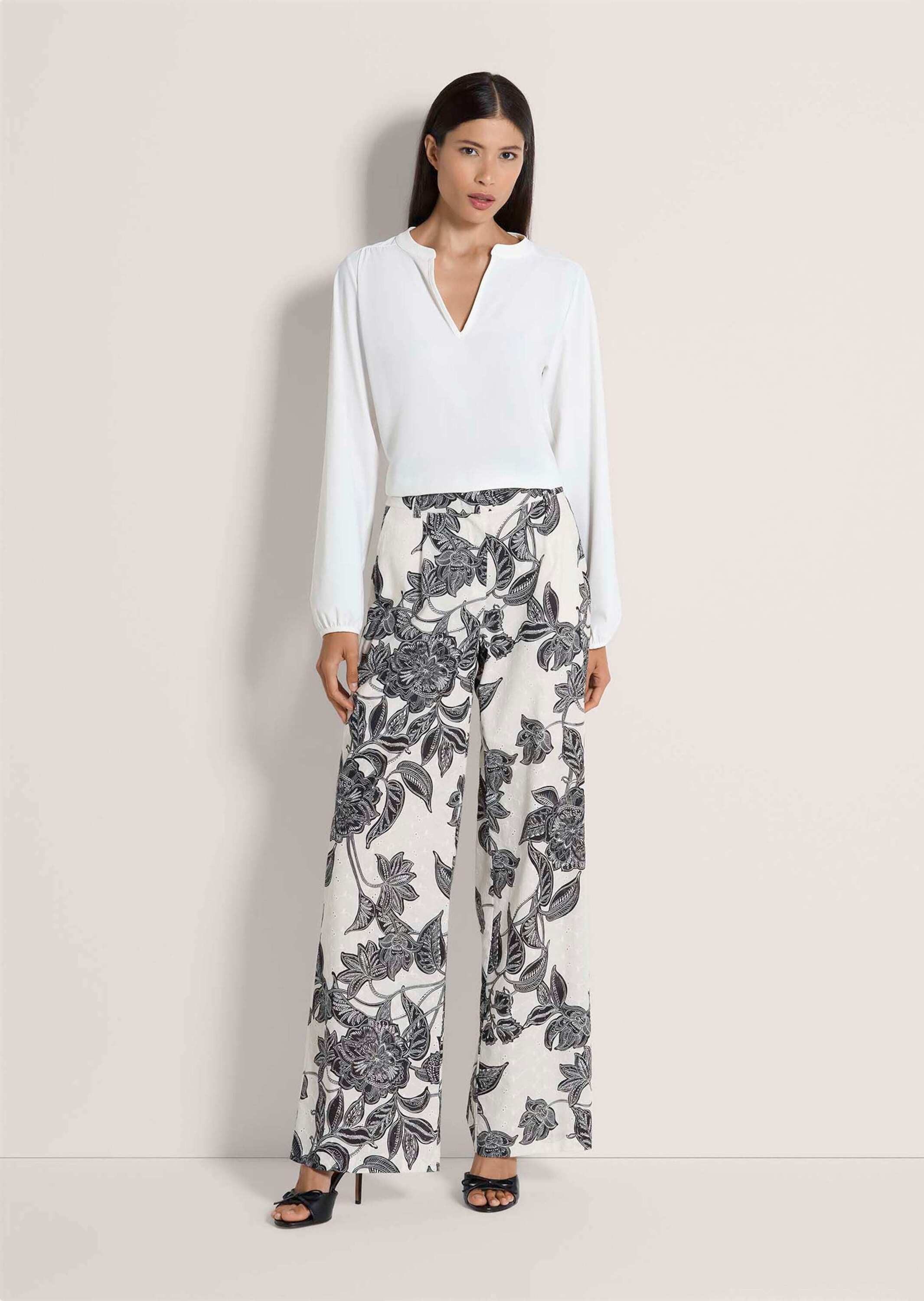 MADELEINE Stoffhose Baumwollhose mit floralem Print Stoffhose mit Formbund, Stickerei, Taschen und Knöchellänge