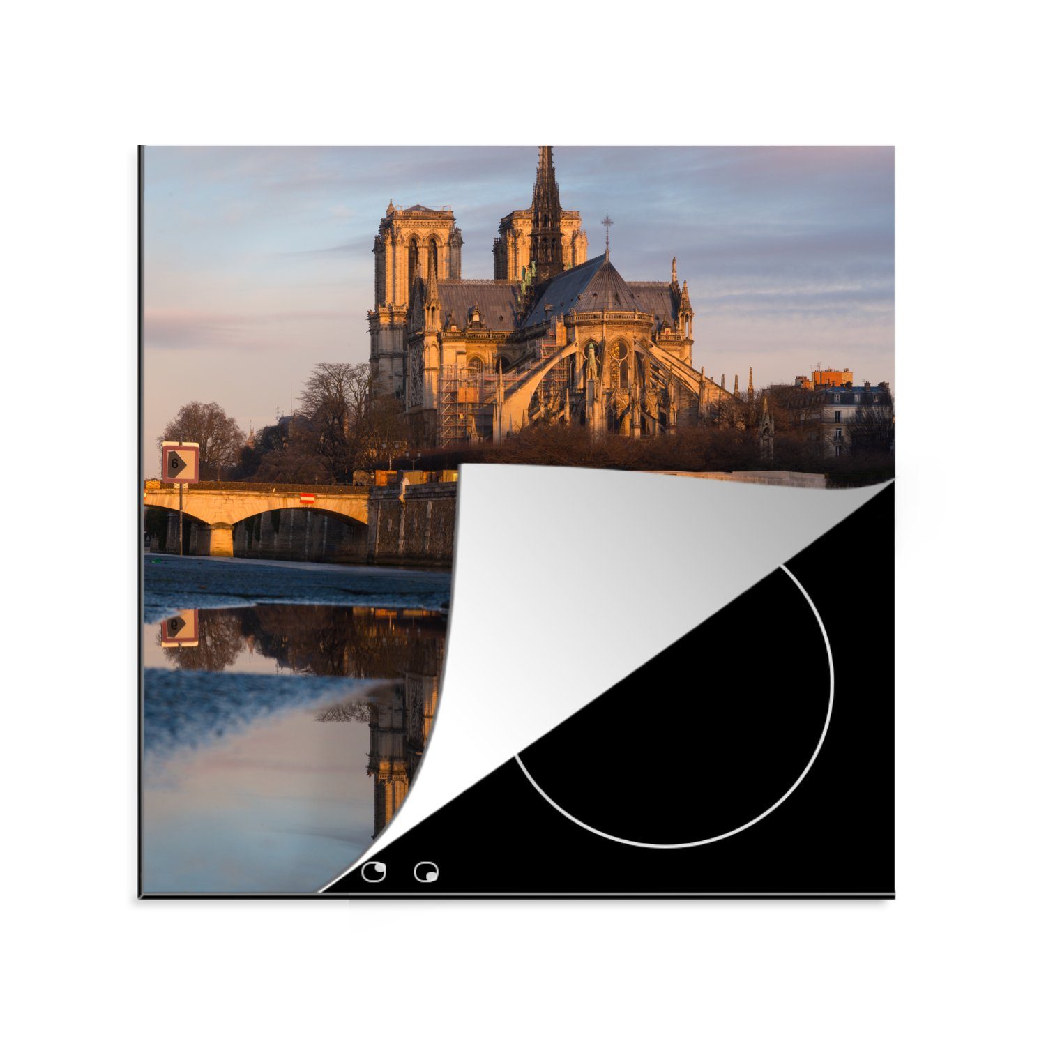MuchoWow Herdblende-/Abdeckplatte Die Kathedrale Notre Dame spiegelt sich im Wasser in Paris, Vinyl, (1 tlg), 78x78 cm, Ceranfeldabdeckung, Arbeitsplatte für küche