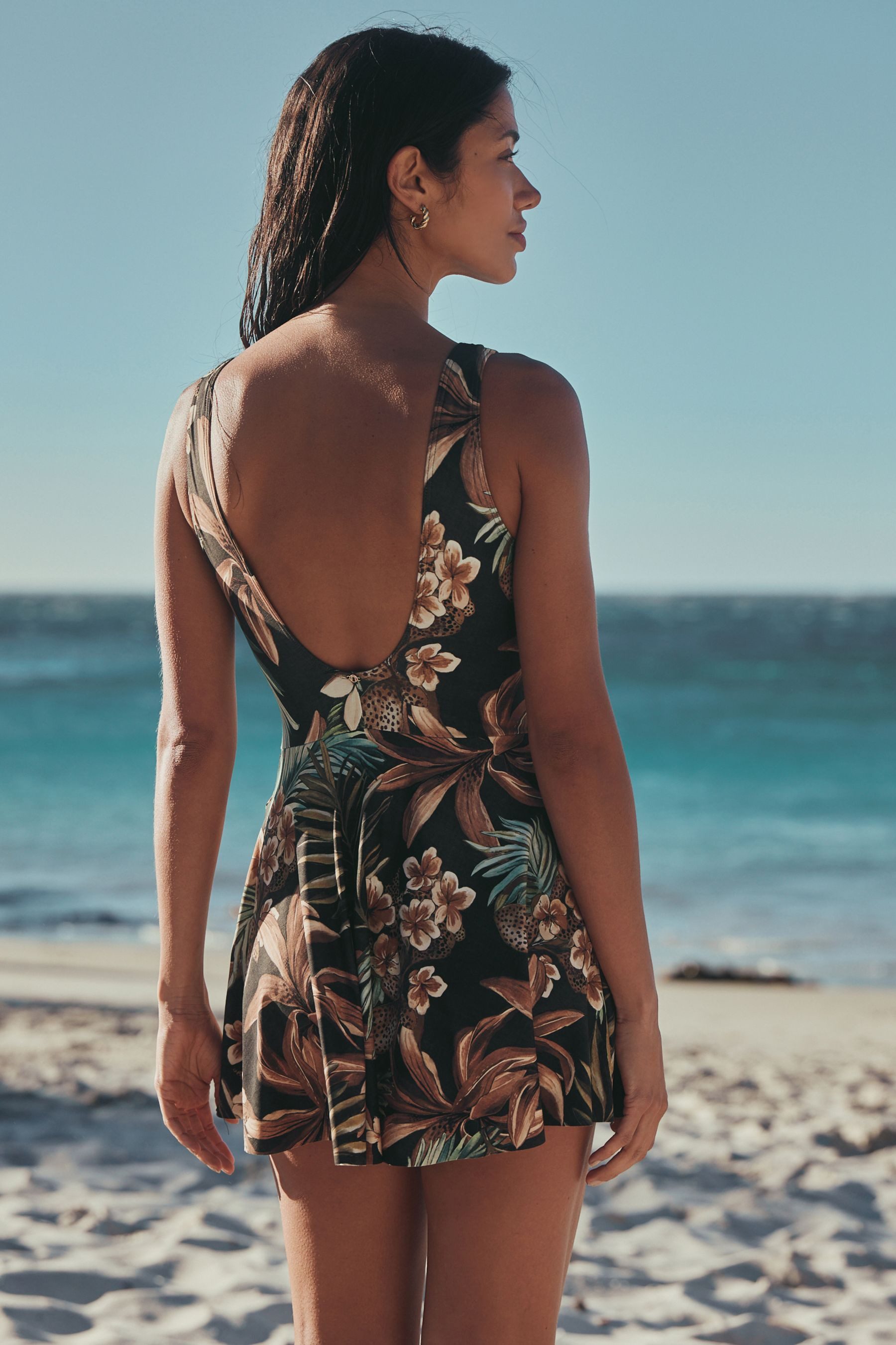Next Badeanzug Bauchformendes Badekleid mit Röckchen (1-St)