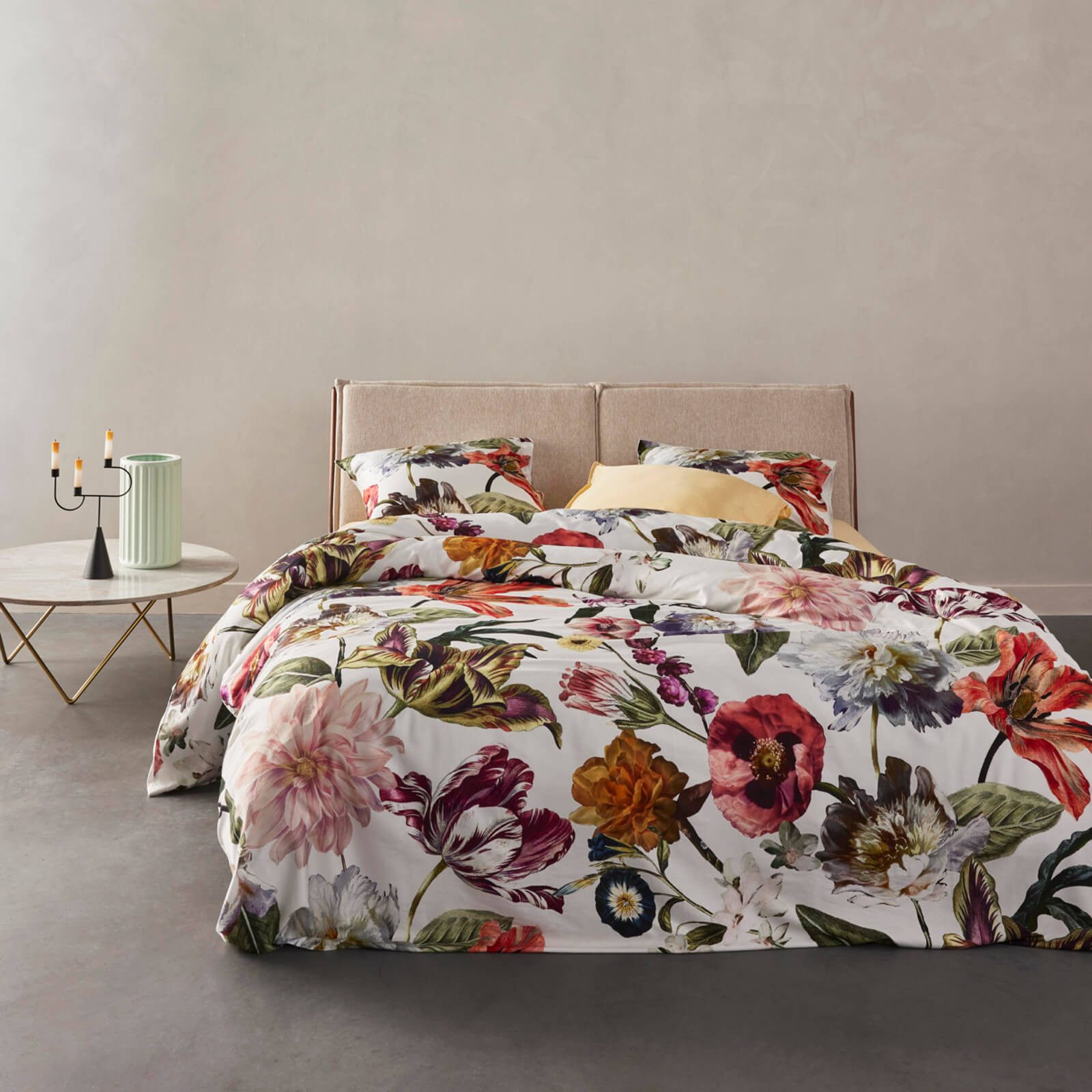 Essenza Bettwäsche Filou Weiß Satin, Satin, 2 teilig, Blumen, Rosen, Dahlien, Gepunktet
