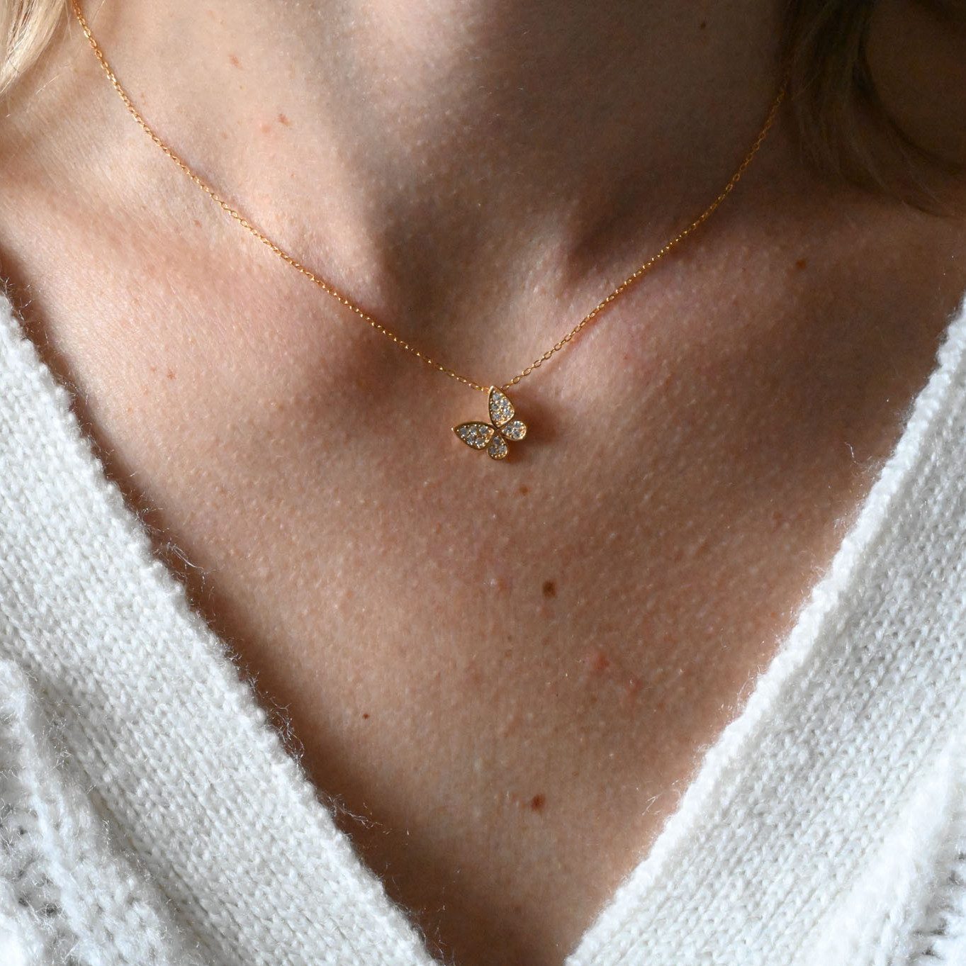 Runde Perlé Kette mit Anhänger zarte Kette mit Schmetterling Anhänger, 925er Silber, 18K Gold, kleiner Anhänger Schmetterling, Zirkon (inkl. Geschenkverpackung)
