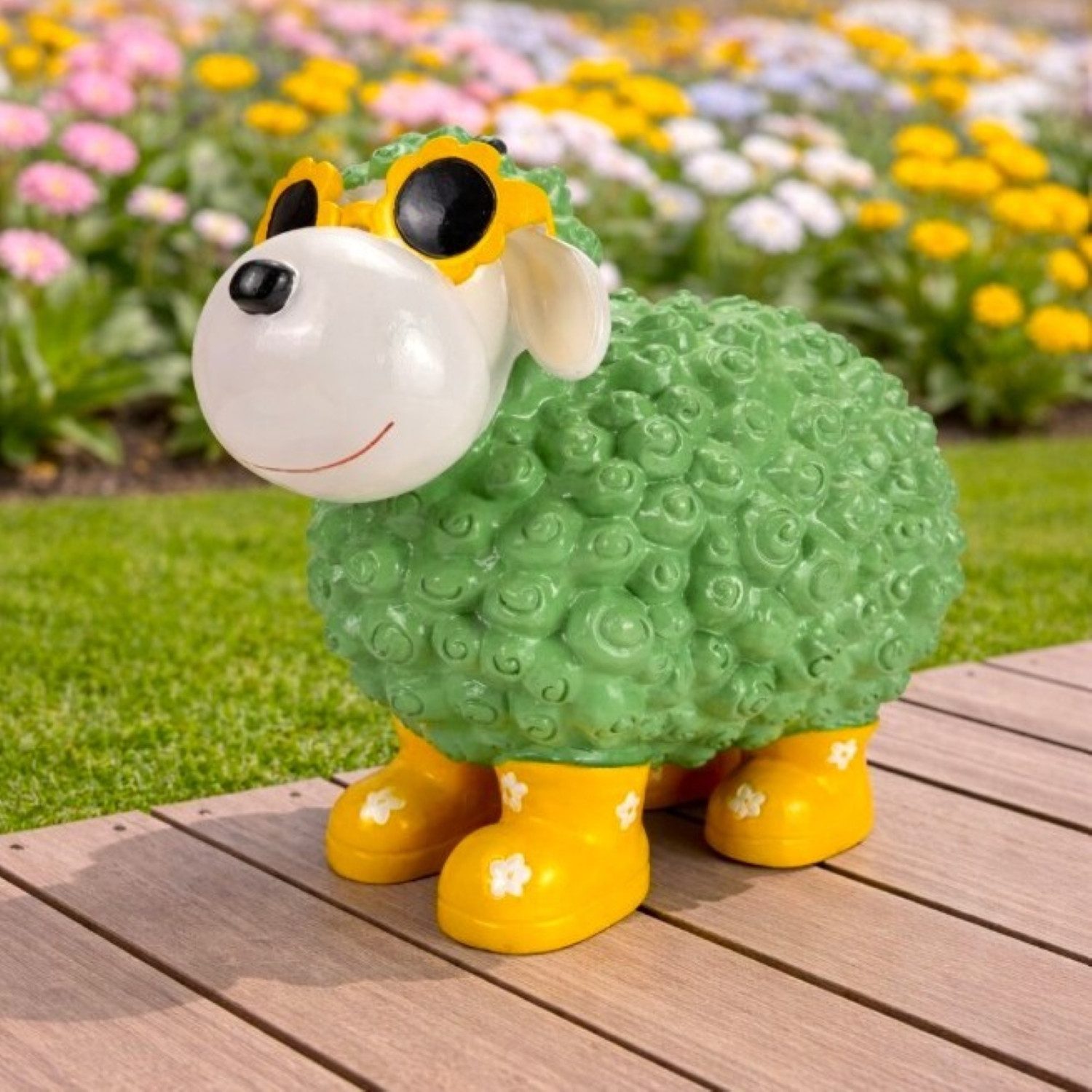 Online-Fuchs Gartenfigur cooles Schaf mit Sonnenbrille - Deko Figuren Garten, Balkon & Terrasse, (mit Blumensonnenbrille, wetterfest), aus langlebigem Kunstharz gefertigt, für außen geeignet - 30 cm groß