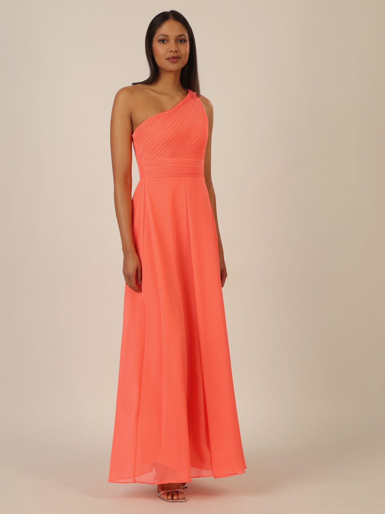 Apart Abendkleid mit Plissee- Drapierung vorne günstig online kaufen