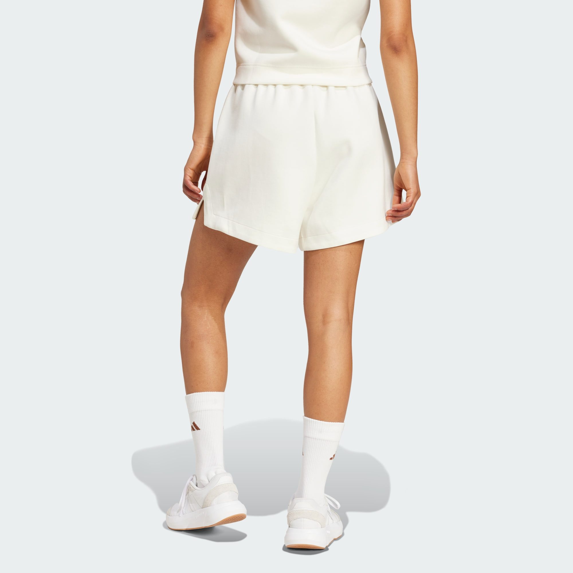 adidas Sportswear Shorts SOFT LUX SHORTS, LOCKER GESCHNITTEN (1-tlg)