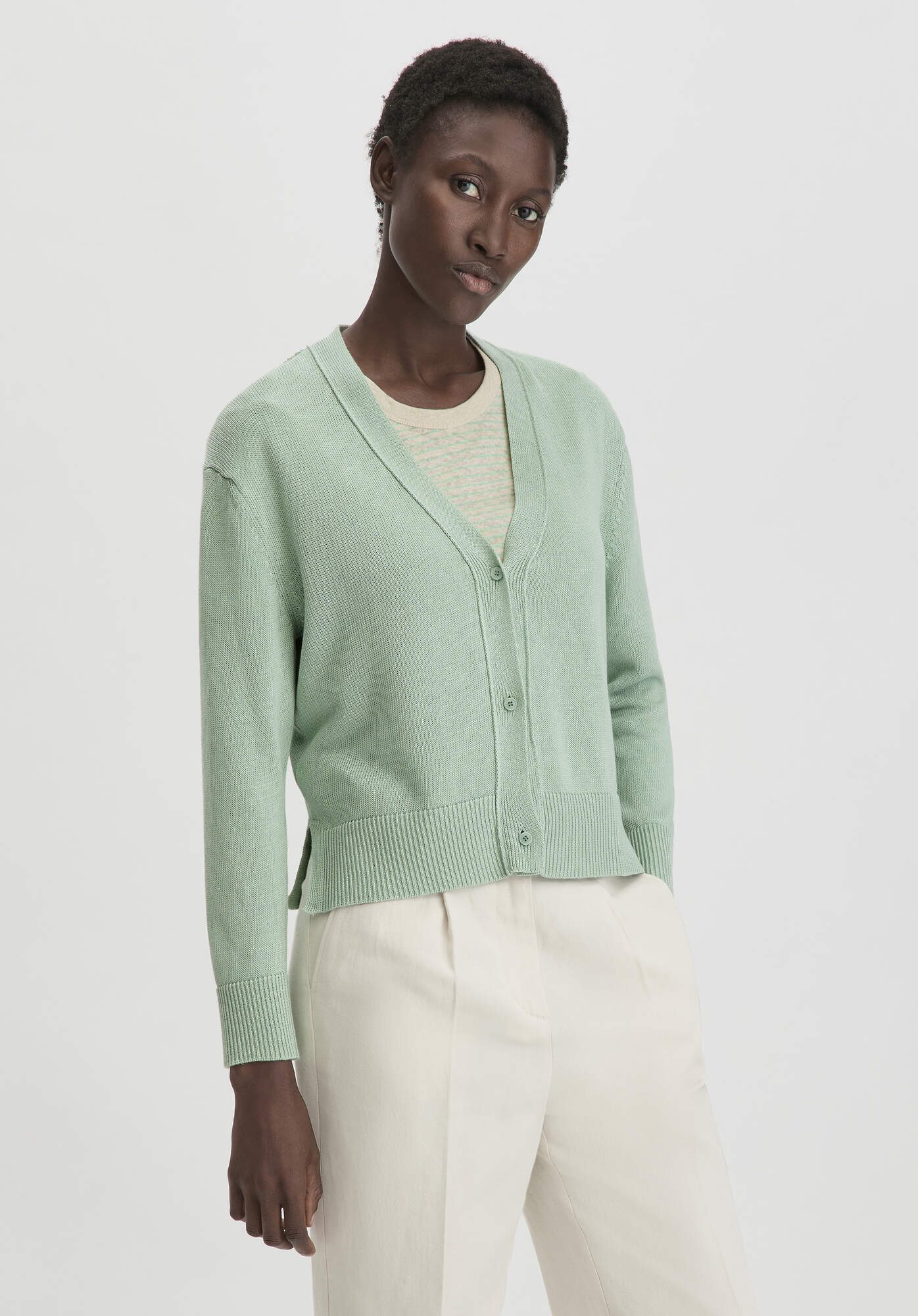 Hessnatur Strickjacke aus reiner Bio-Baumwolle mit edlem Leinen (1-tlg)