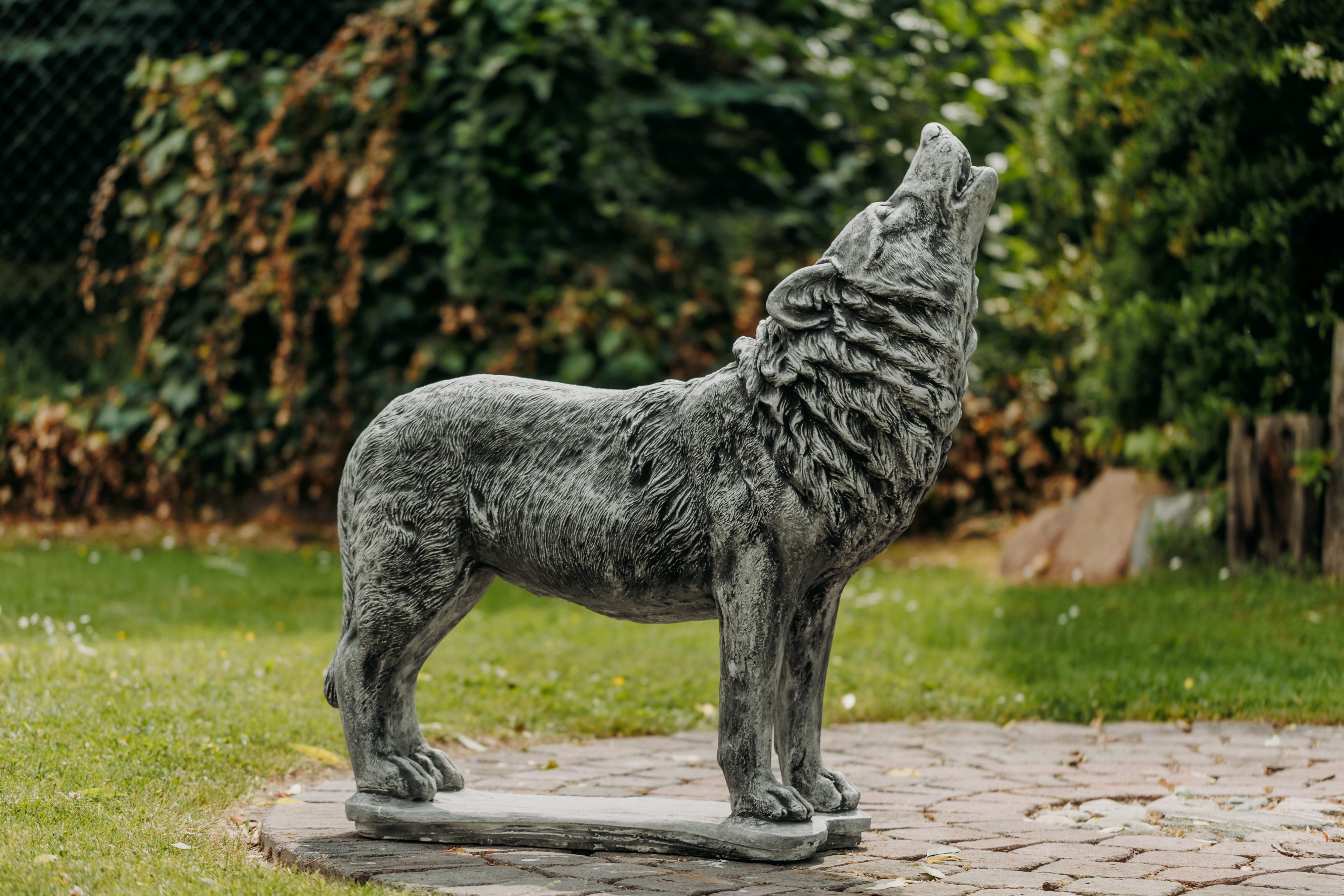 gartendekoparadies.de Gartenfigur Statue Heulender Wolf, H. 98 cm, 160 kg, Frostsicher